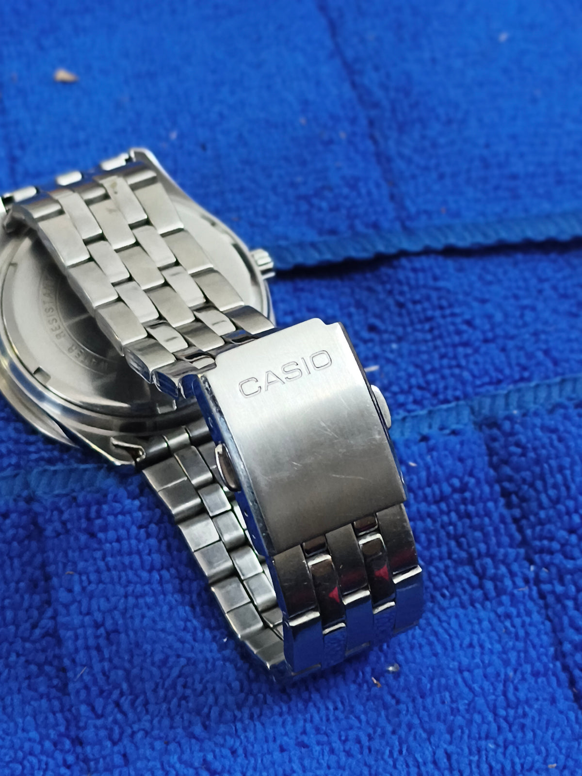 Casio Quartz 41.50mm Watch with a White Dial