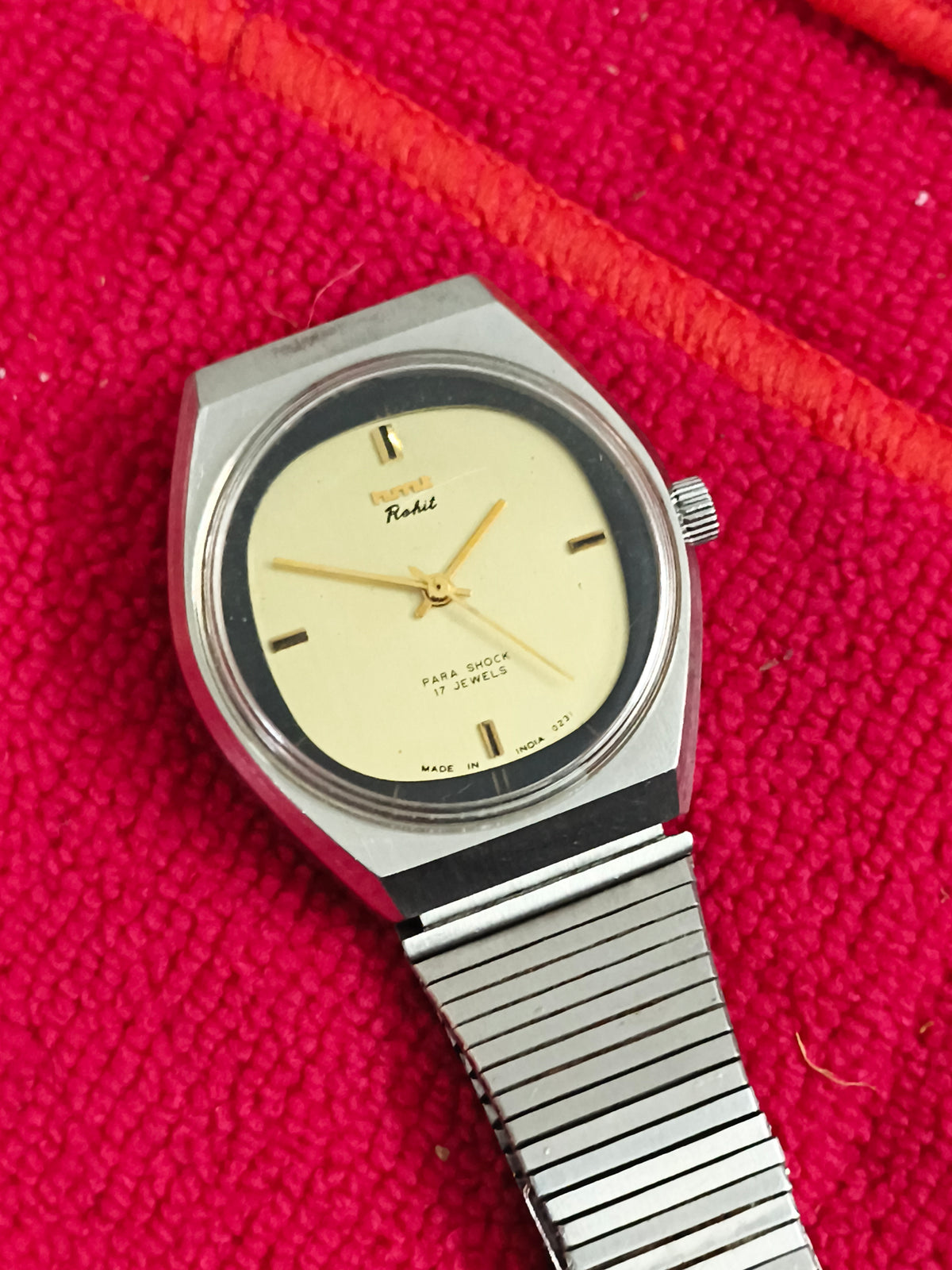 HMT Rohit Hand-wound Vintage Watch with a Yellow Gold Toned Dial