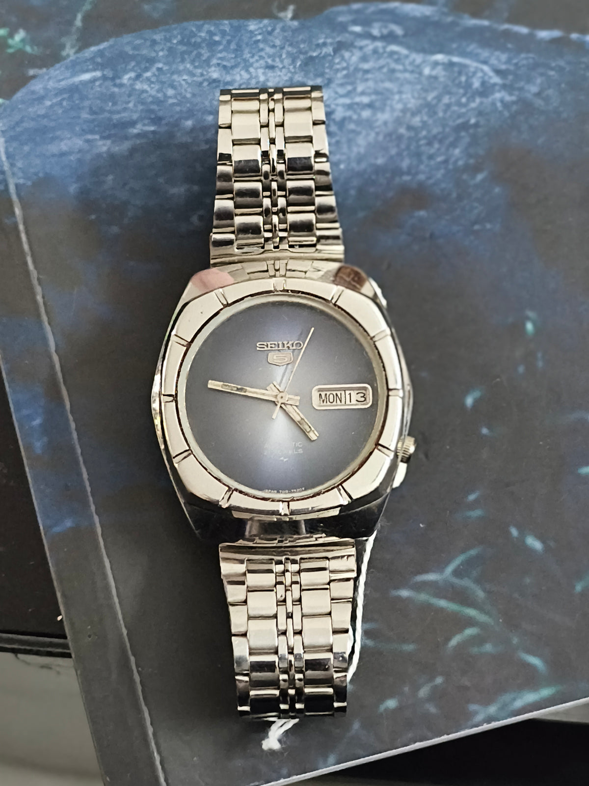 Seiko 5 Automatic Day Date Vintage Watch with a Blueberry Sunburst Gradient Dial, Rare Model