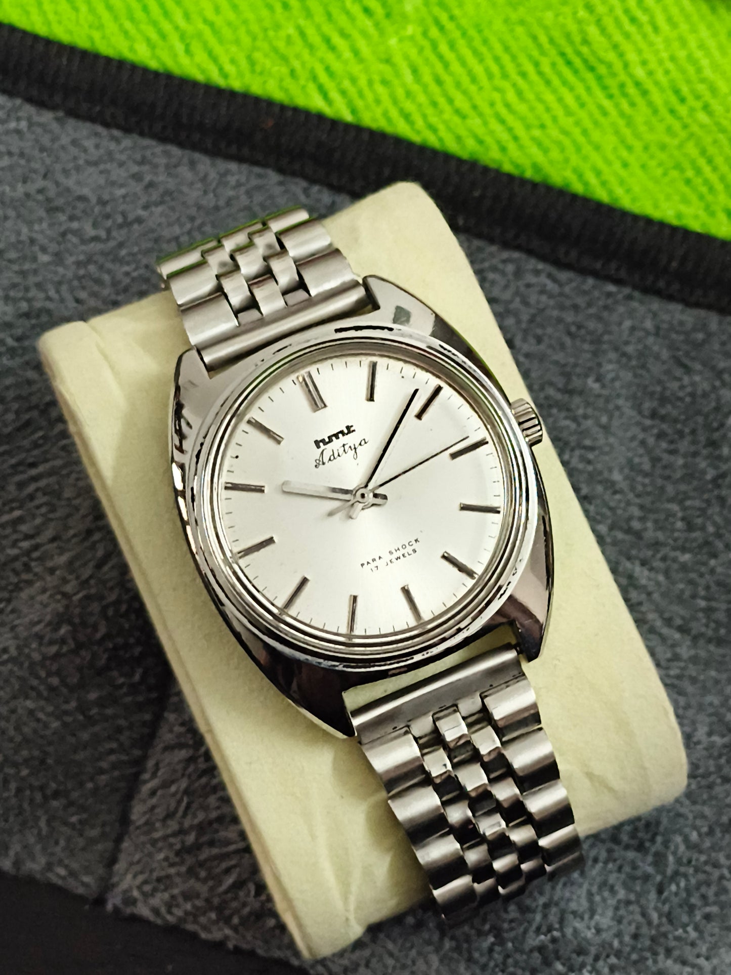 HMT Aditya Vintage Mechanical Hand-wound Watch with Bracelet