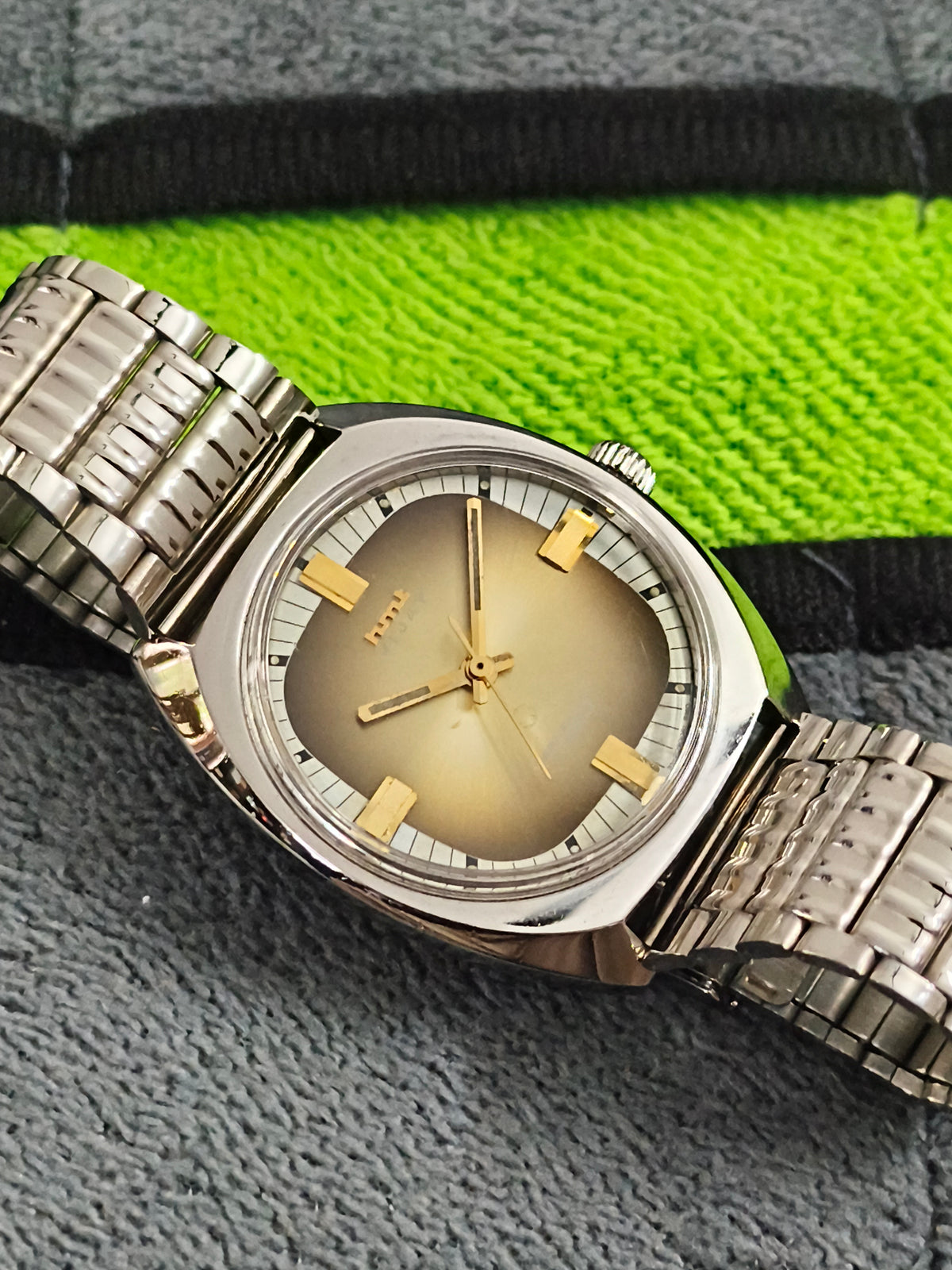 HMT Vijay Hand-wound Vintage Watch with a Gold to Brown Gradient Dial