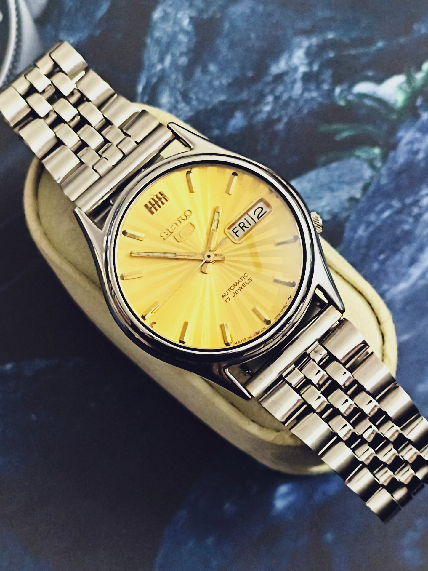 Seiko 5 Automatic Vintage Watch with a Golden Sunbeam Pattern Dial
