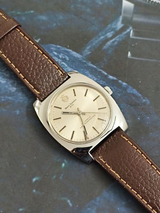 Henry Sandoz & Fils Swiss Vintage Mechanical Winding Watch with a Silver-toned Sunburst Dial