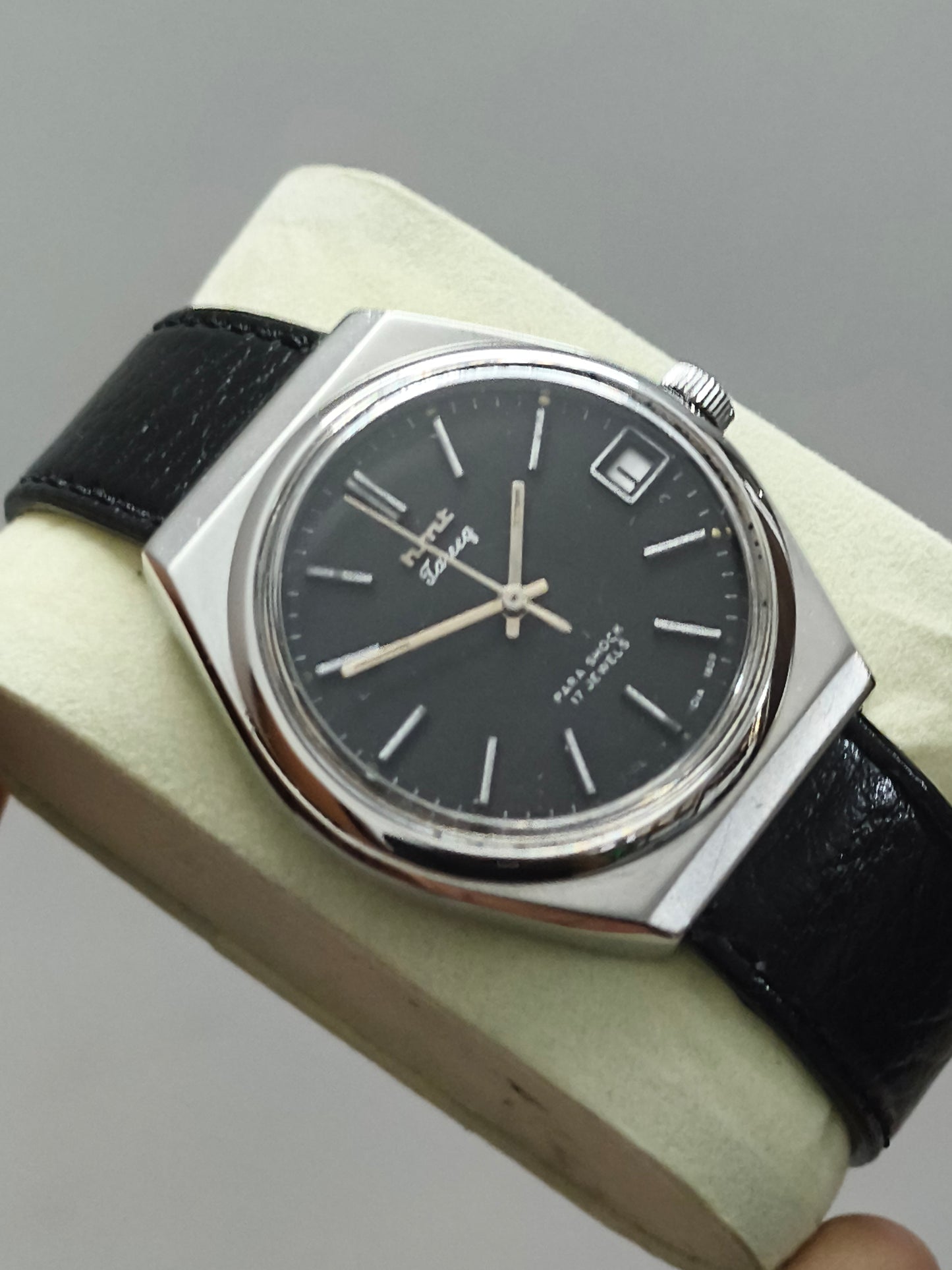 HMT Tareeq Hand-wound watch with Black Dial