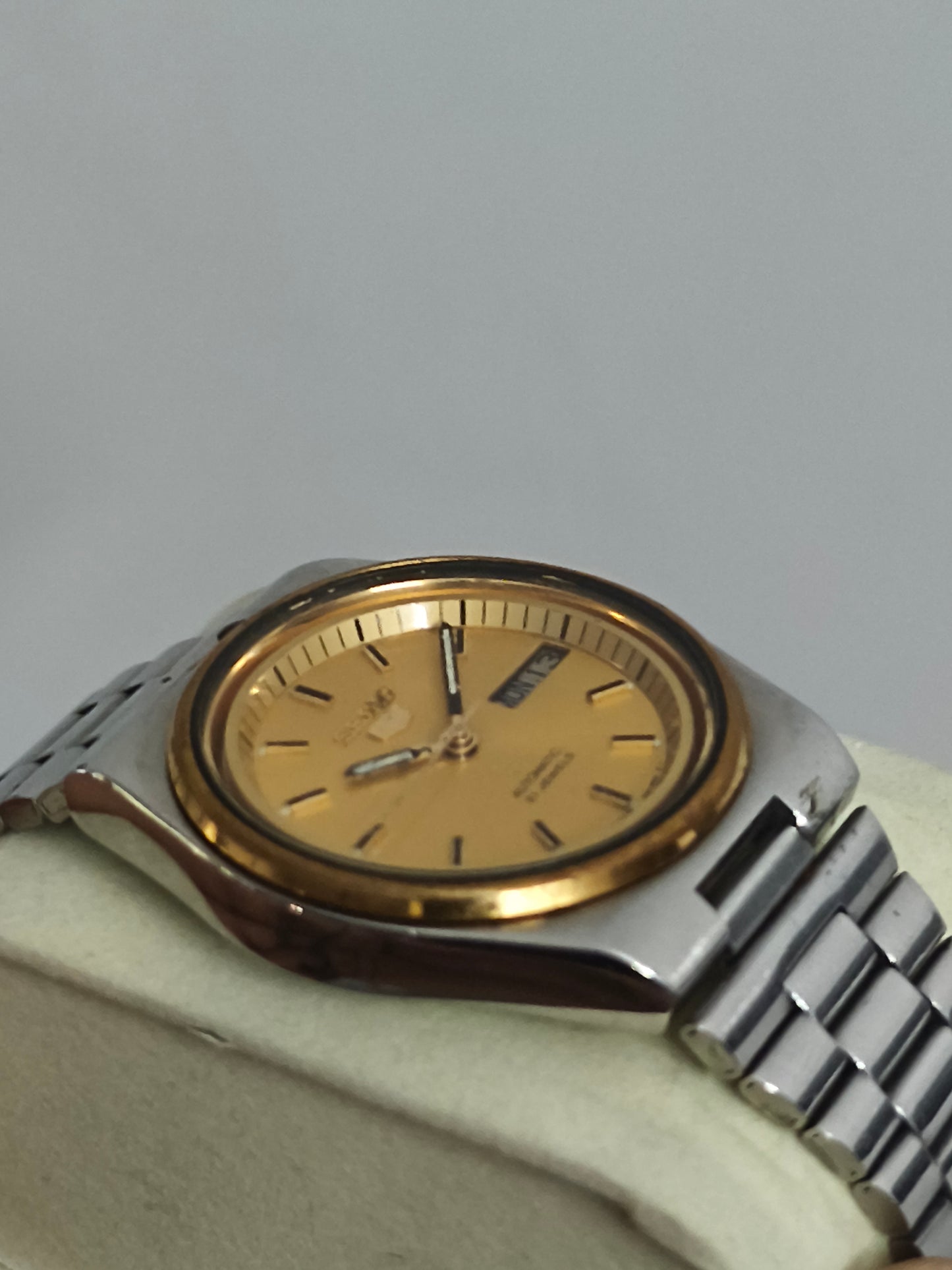Seiko 5 Automatic Day Date Vintage Watch with Gold-toned Dial and Bezel