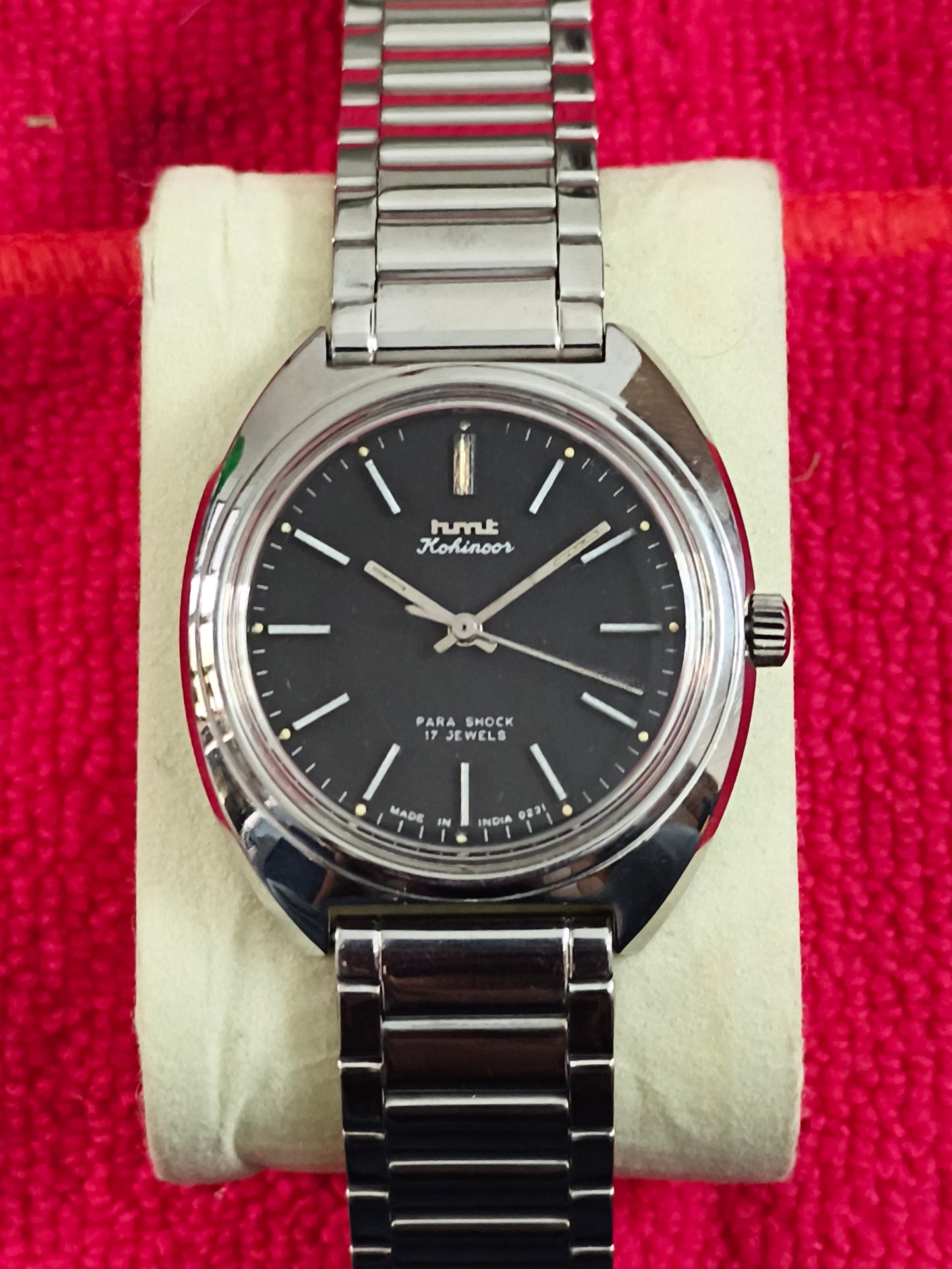 HMT Kohinoor Hand-wound Neo-vintage Watch with a Black Dial