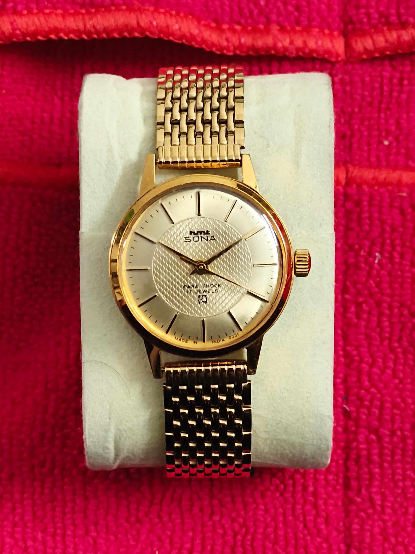 HMT Sona Small Hand-wound Neo-vintage Watch (34mm) with a Champagne-toned Dial