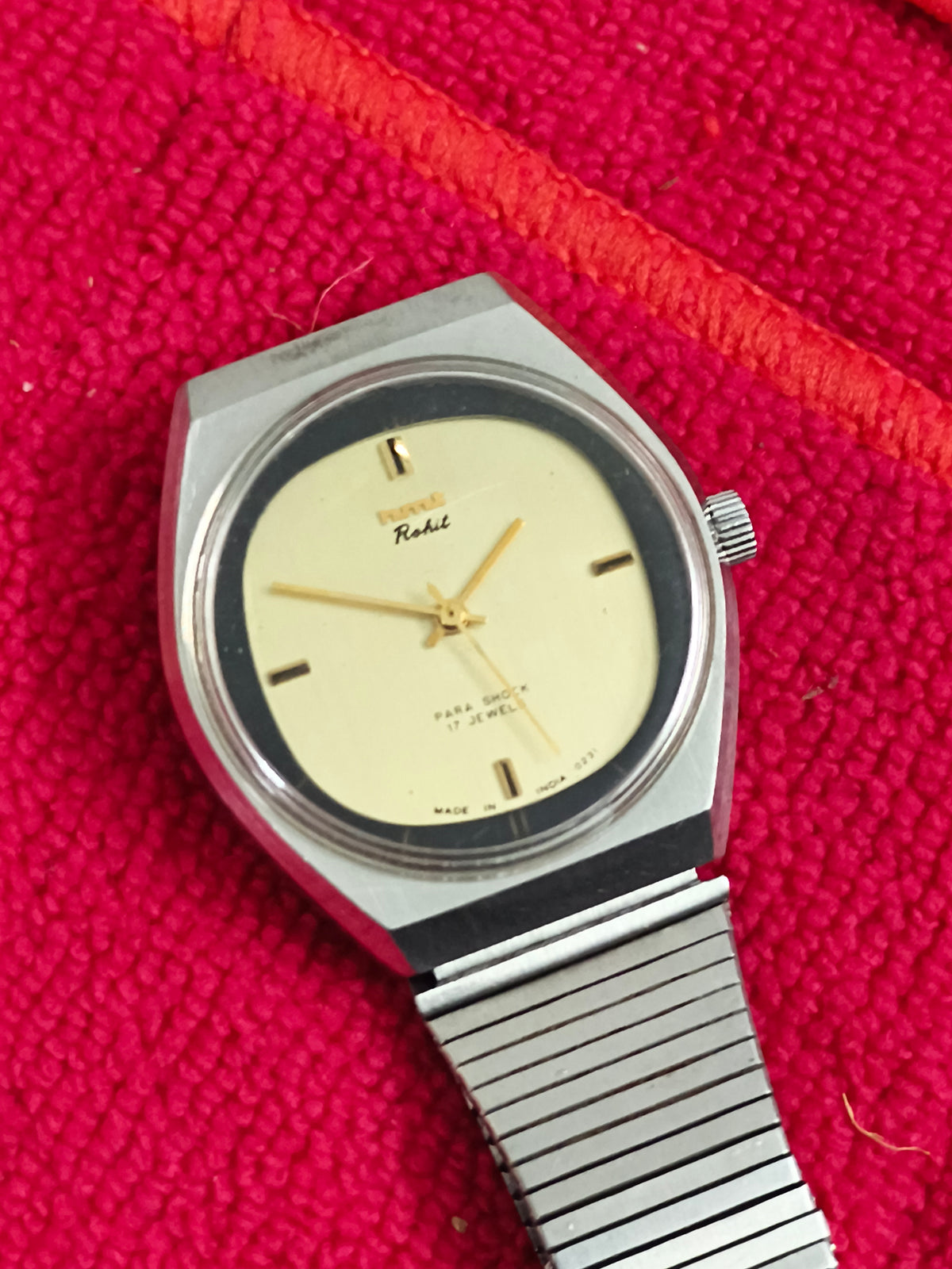 HMT Rohit Hand-wound Vintage Watch with a Yellow Gold Toned Dial