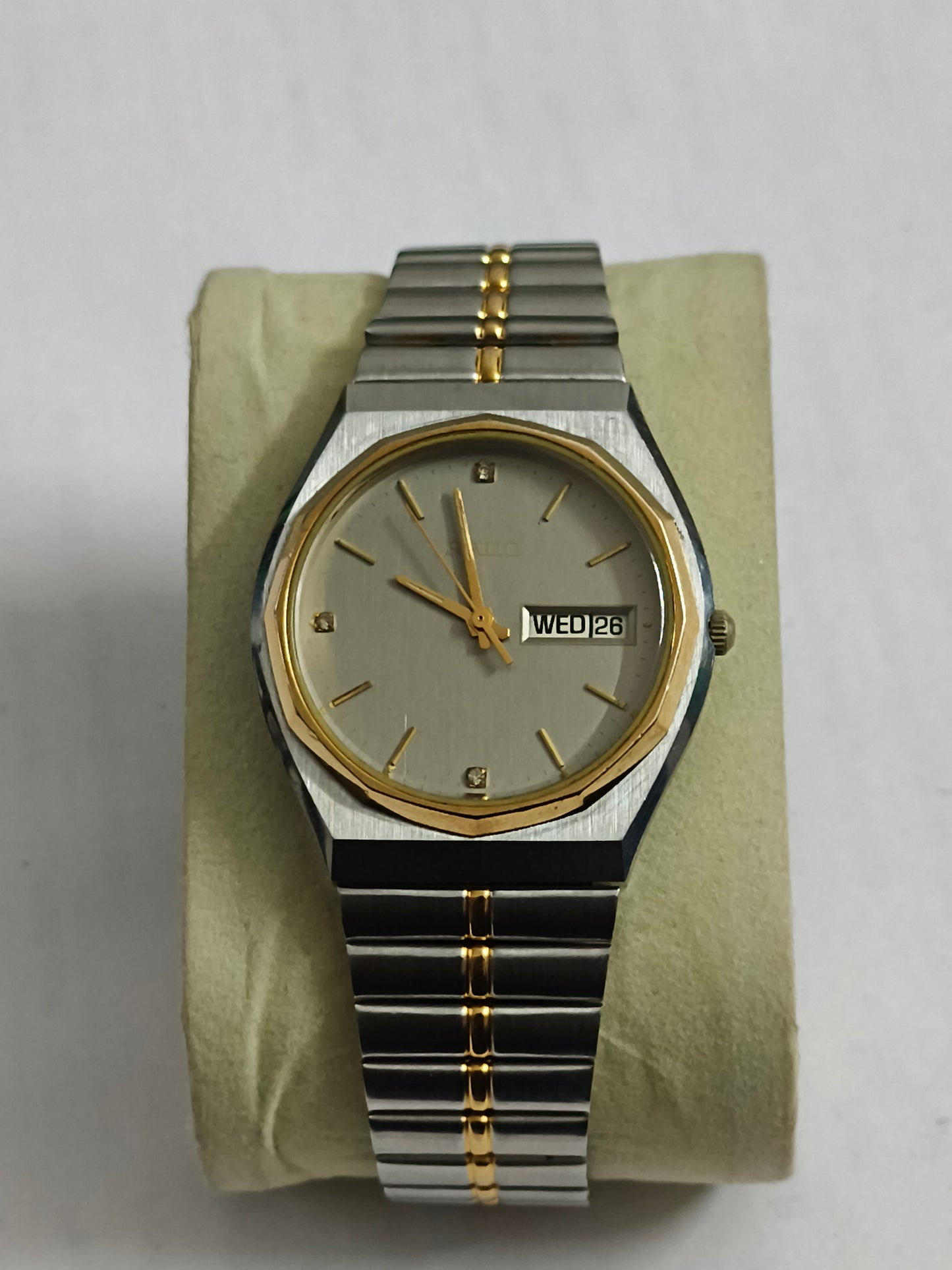 Rado Quartz Day-date Dual Tone Watch with a Grey Dial