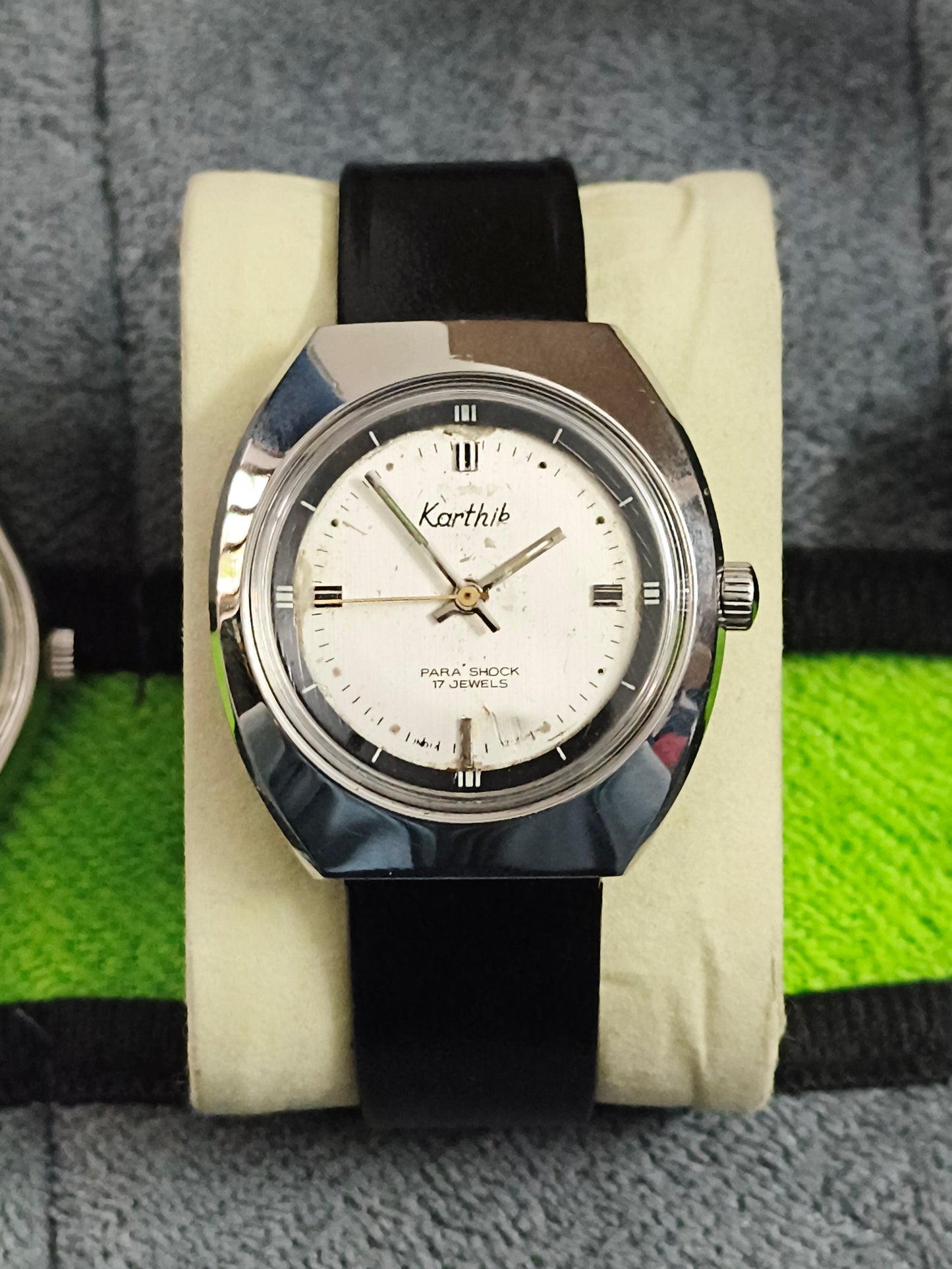 HMT Karthik Mechanical Hand-wound Vintage Watch with a Silver Toned Dial