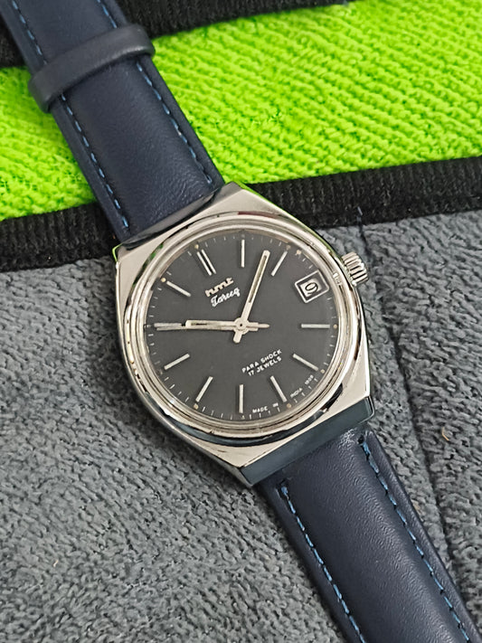 HMT Tareeq Hand-wound Watch with a Black Dial and Steel Indices