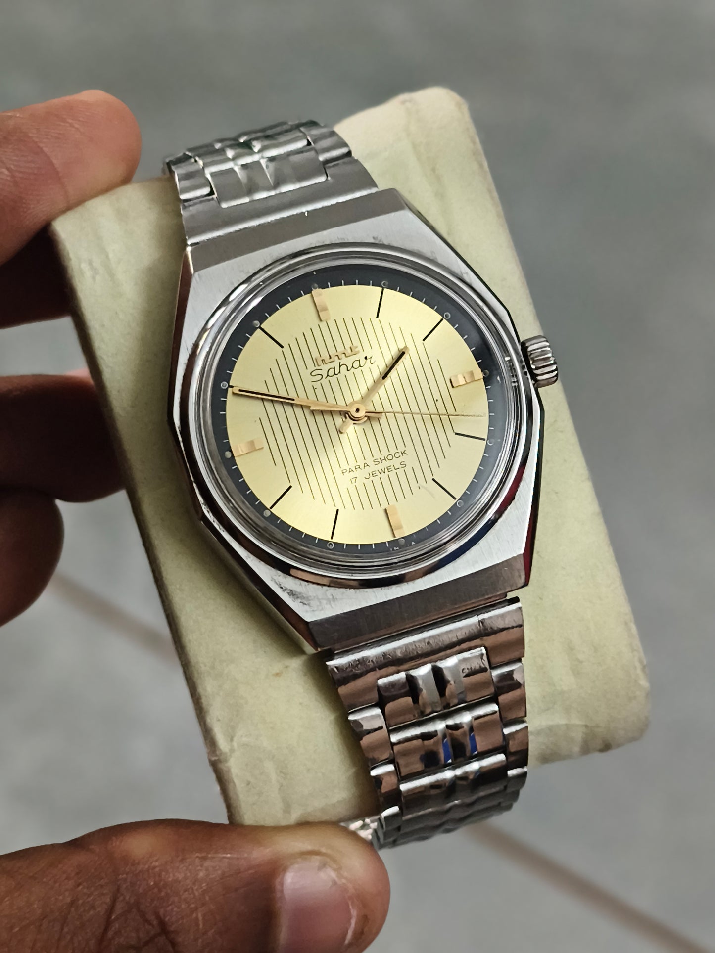 HMT Sahar Hand-wound Watch with Gold-toned Vertical-pattern Dial