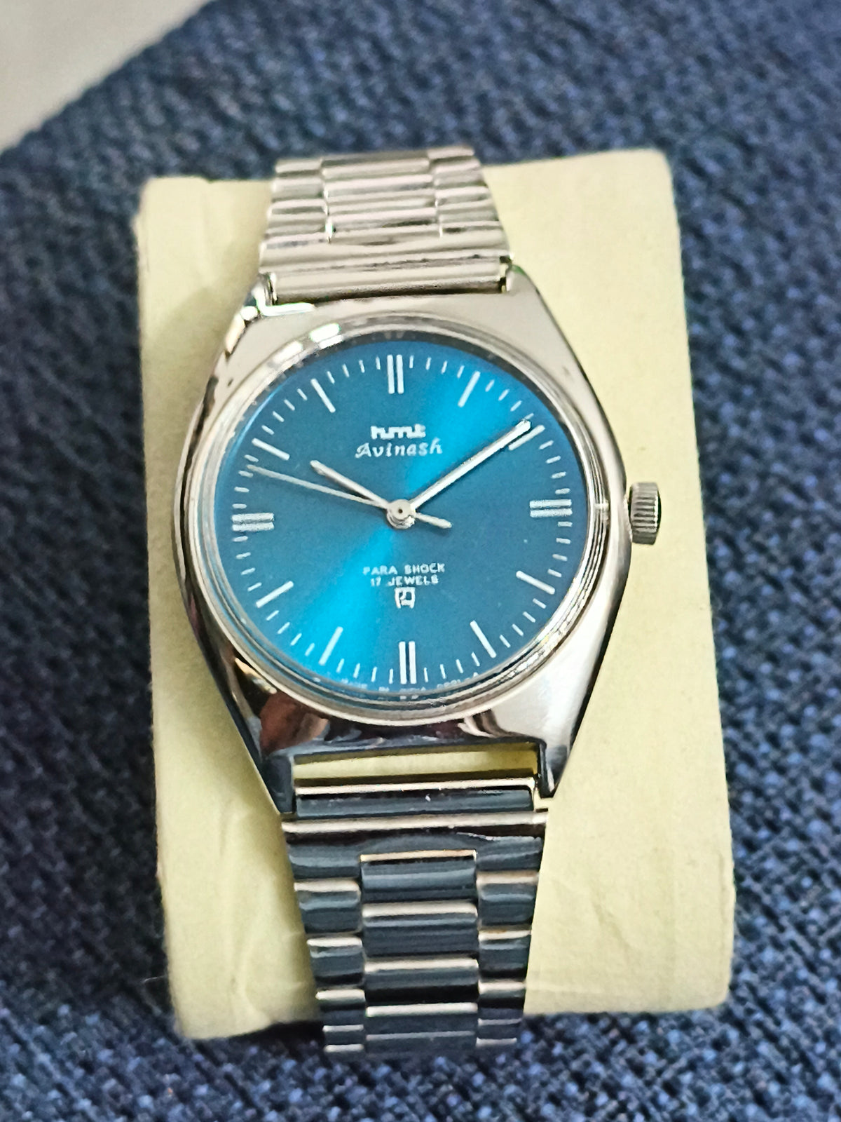 HMT Avinash Hand-wound Neo-Vintage Watch with a Peacock Blue Dial, Mint/NOS Condition