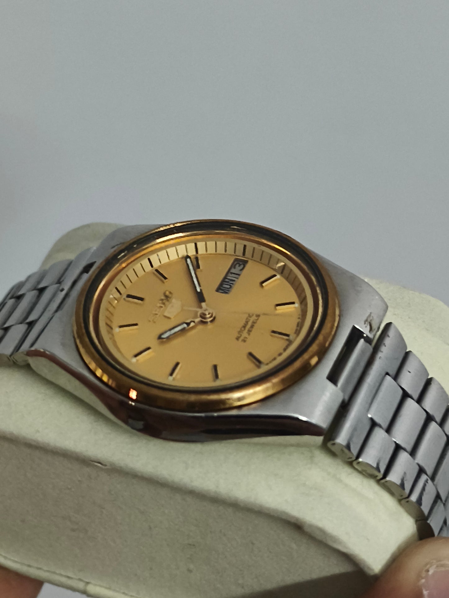Seiko 5 Automatic Day Date Vintage Watch with Gold-toned Dial and Bezel
