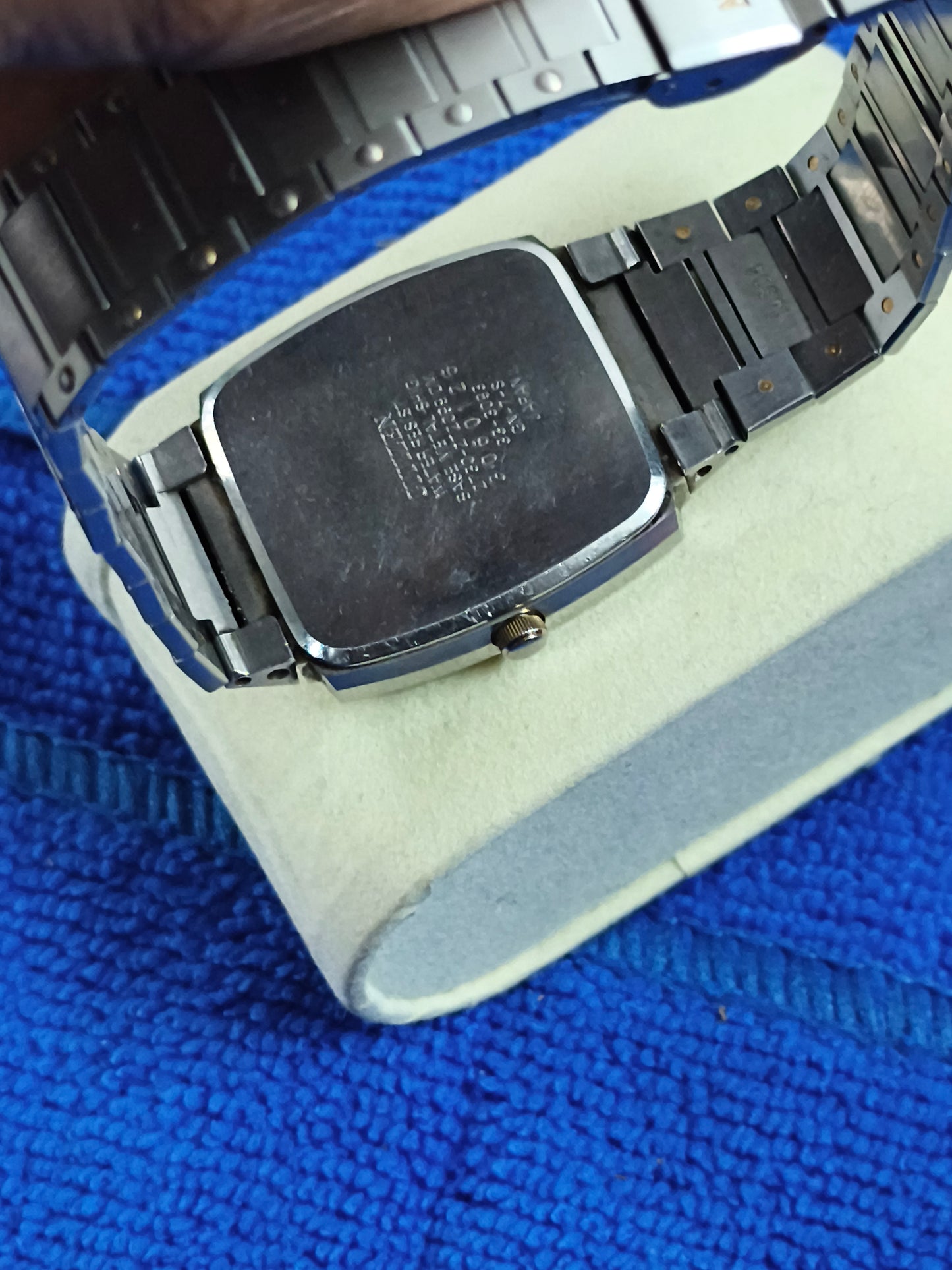 Citizen Vintage Quartz Watch with a White Clous de Paris Dial