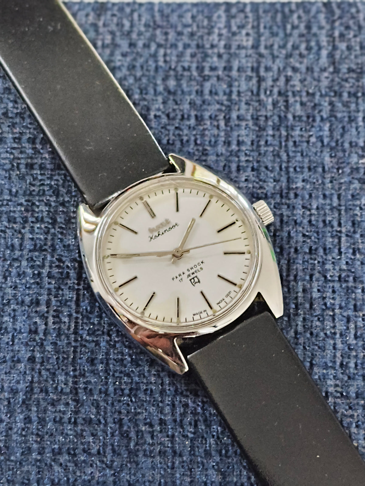 HMT Kohinoor Mechanical Hand-wound Watch with a White Patina Dial