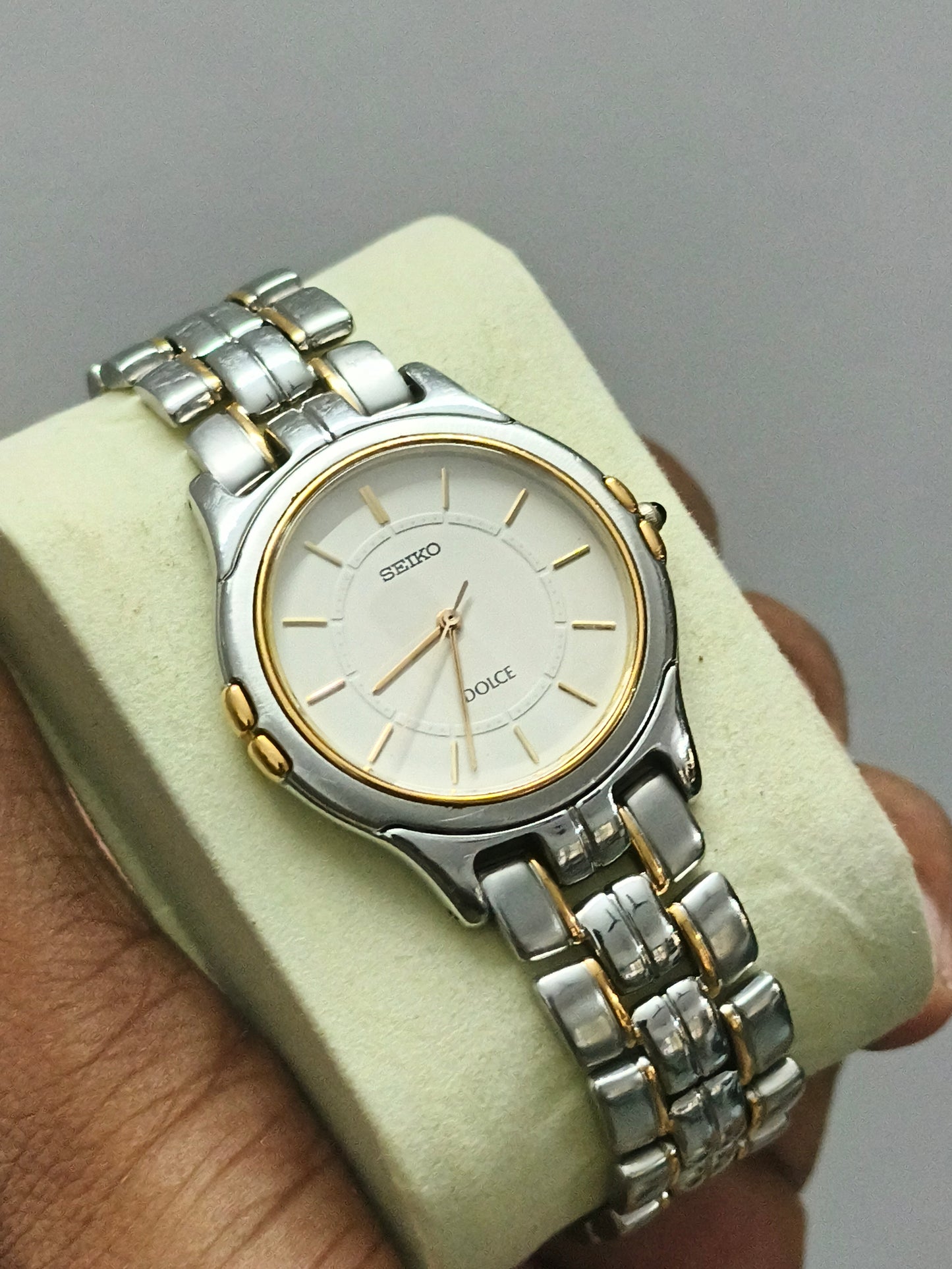 Seiko Dolce Ultrathin Quartz Watch Made in Japan