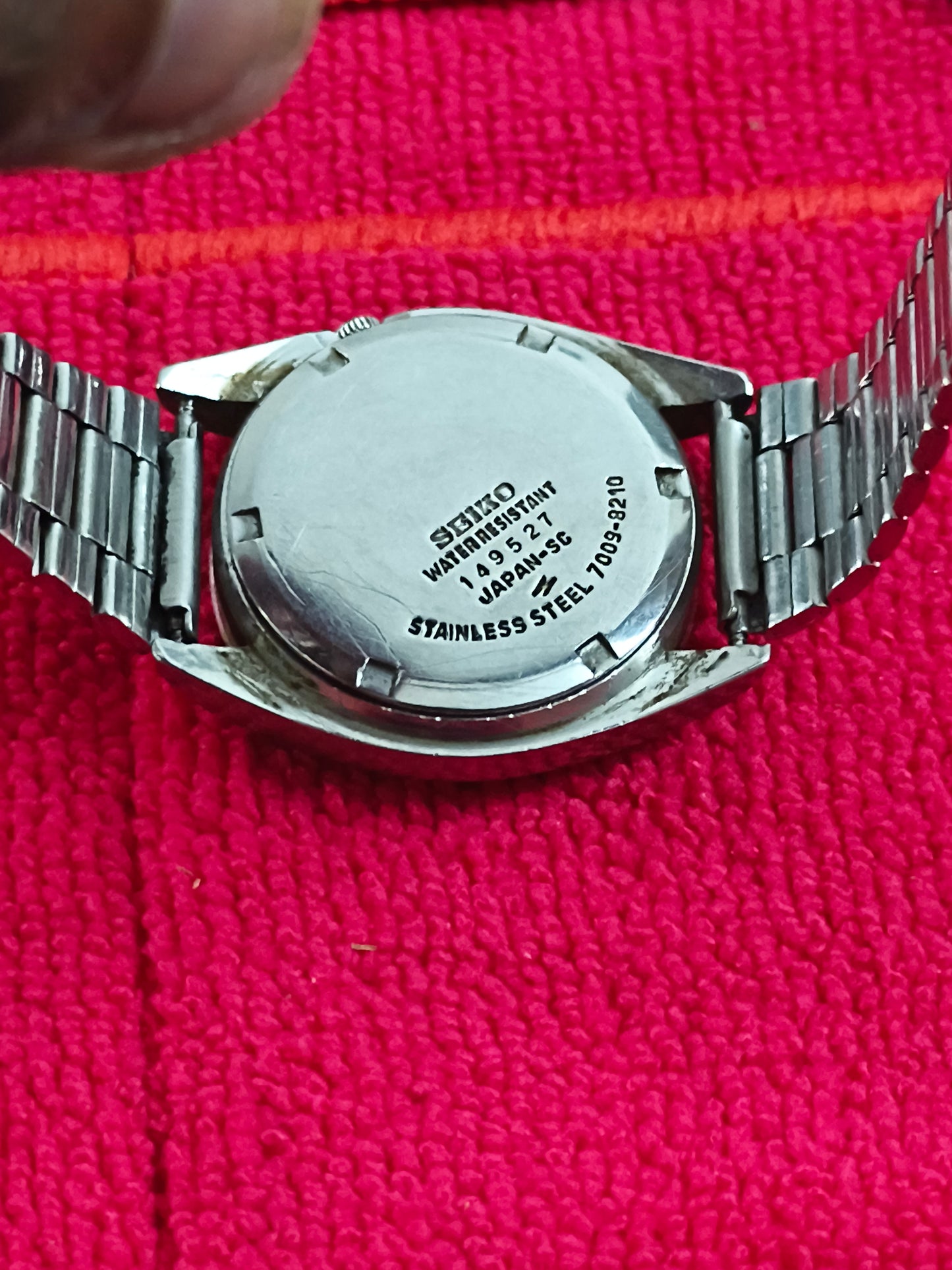 Seiko 5 Automatic Day Date Vintage Watch with Calibre 7009 and Black Dial