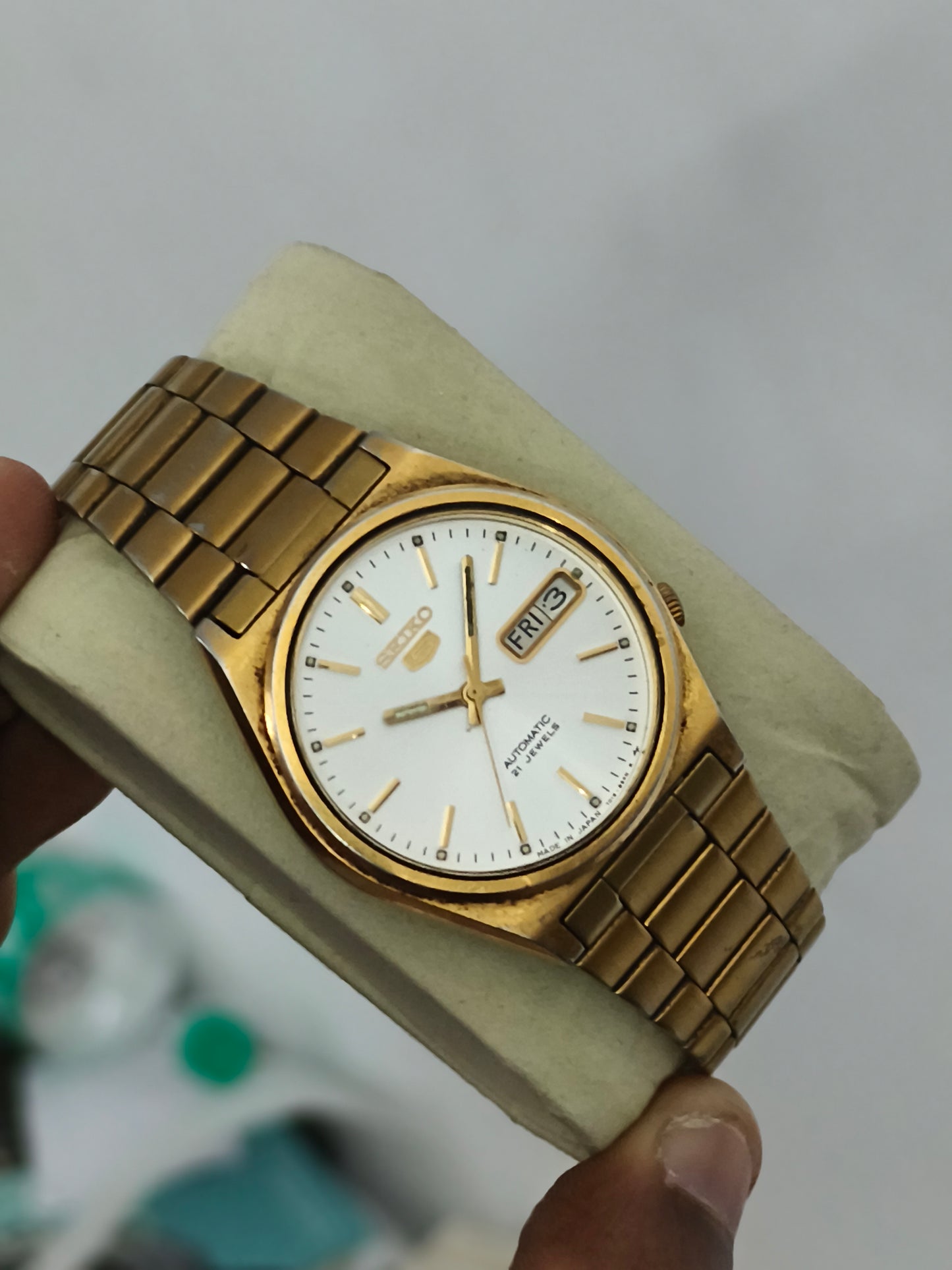 Seiko 5 Automatic Day Date Vintage Watch with Gold-toned Case and Bracelet