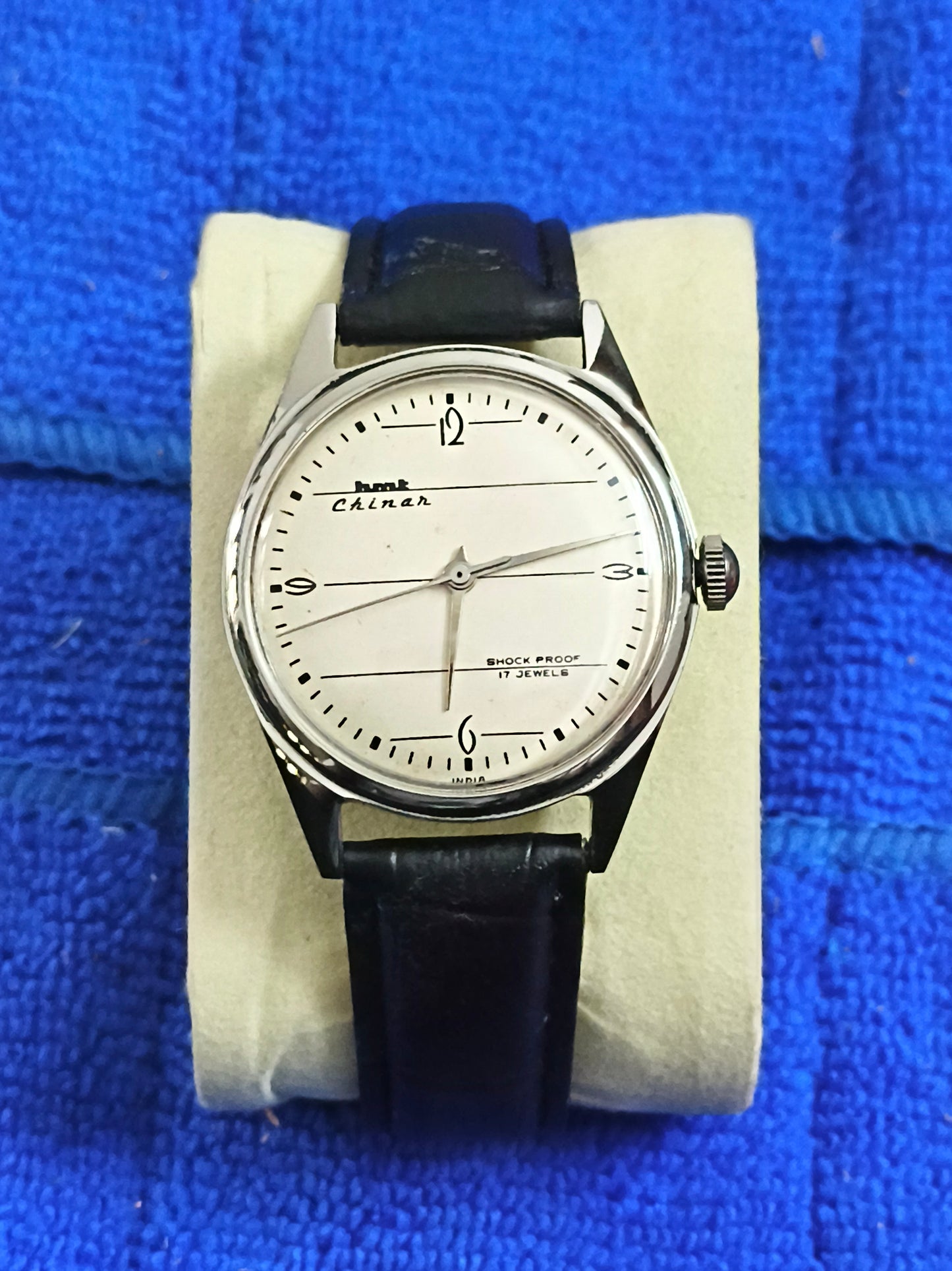 HMT Chinar Mechanical Hand-wound Vintage Watch with a White Notebook Dial