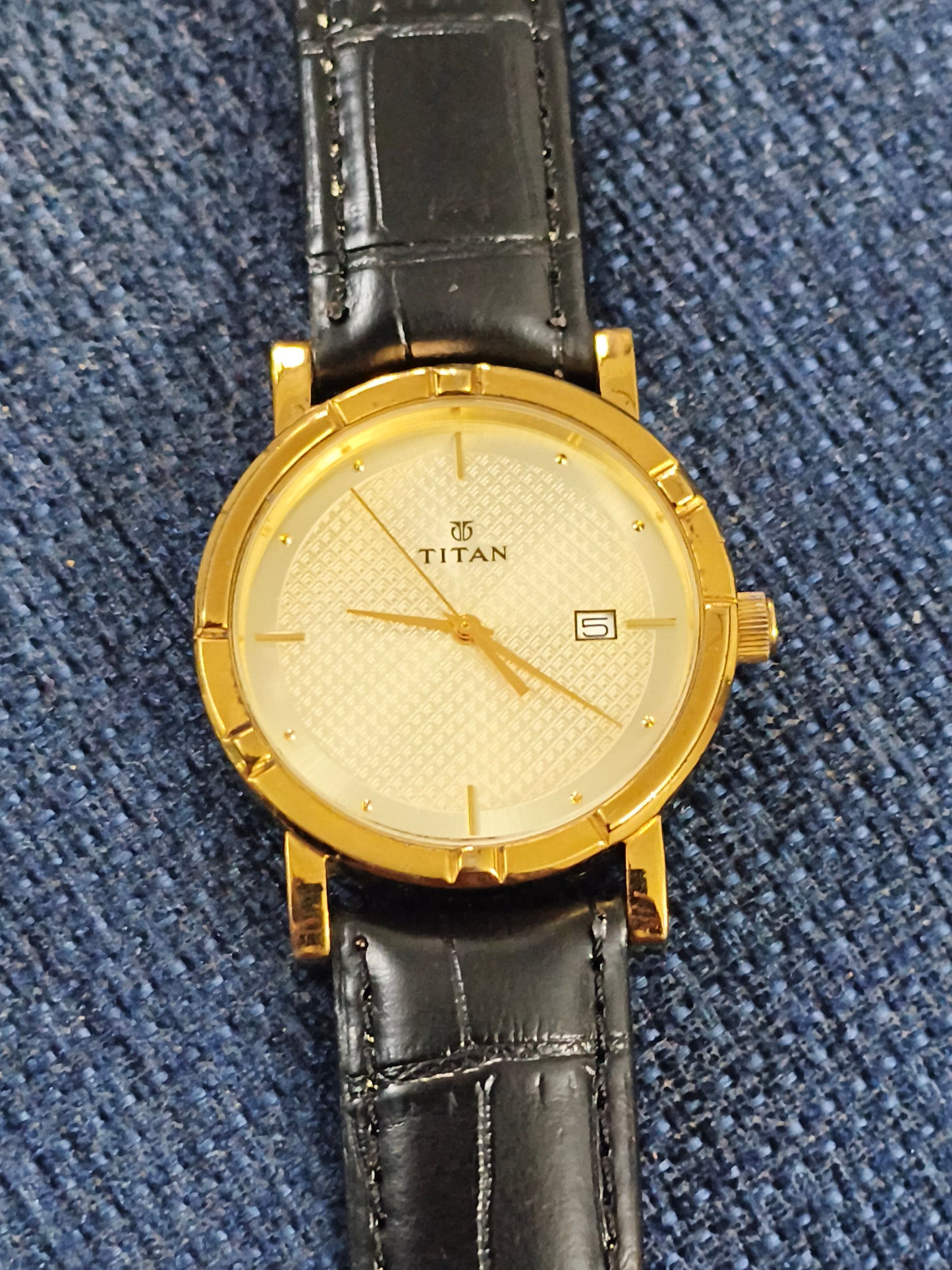 Titan Quartz Date 40mm Watch with a Gold-toned Case, Pre-owned