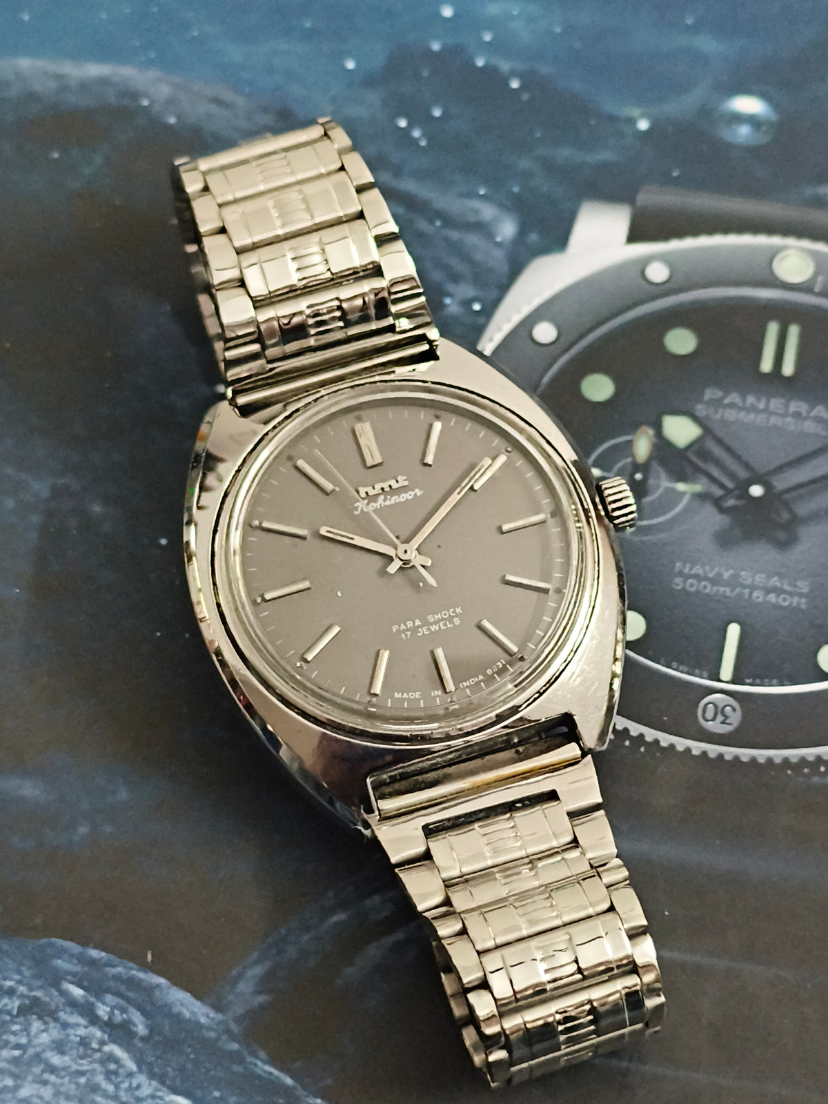 HMT Kohinoor Hand-wound Vintage Watch a Grey Dial