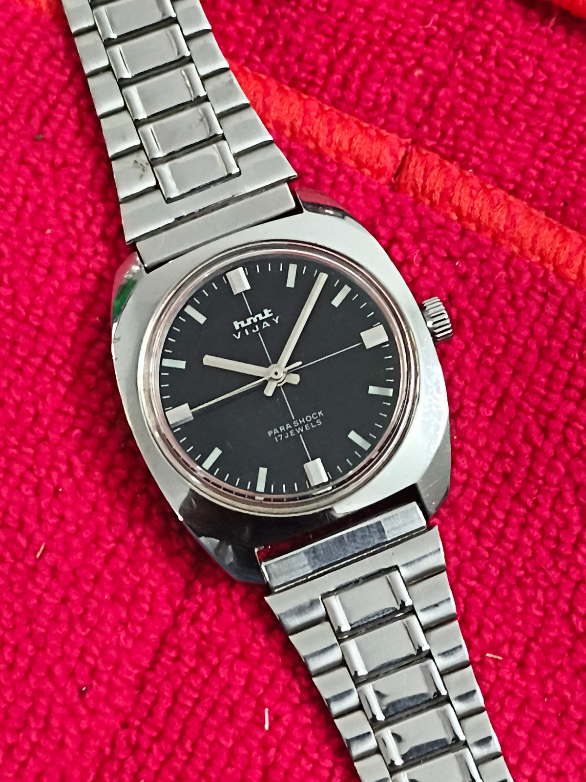 HMT Vijay Hand-wound Vintage Watch with a Black Crosshair Design Dial