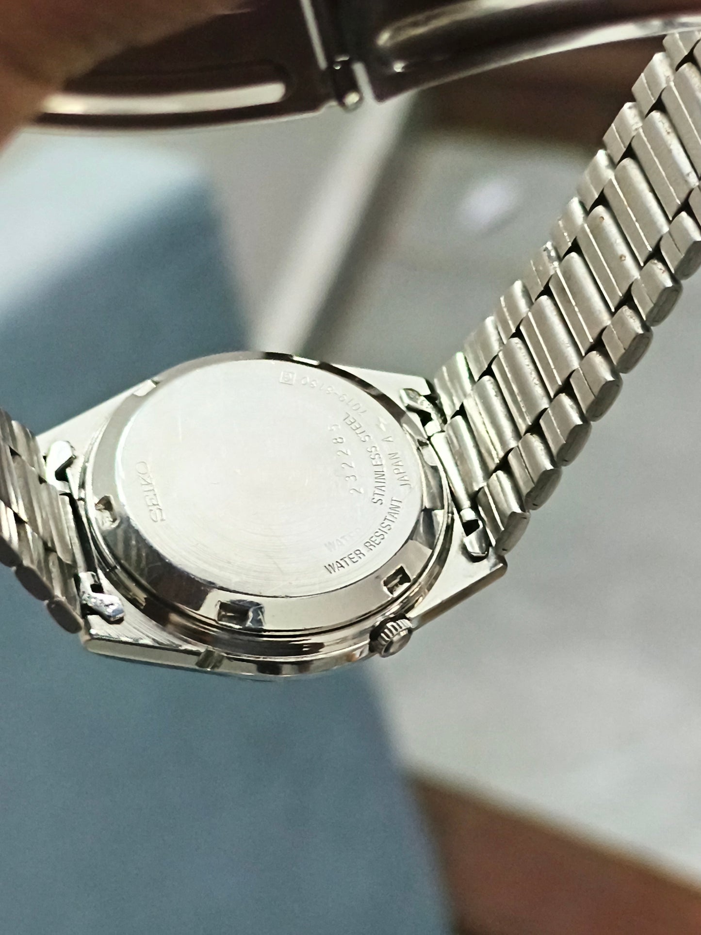 Seiko 5 Automatic Vintage Watch with White Horizontal Stripes Dial