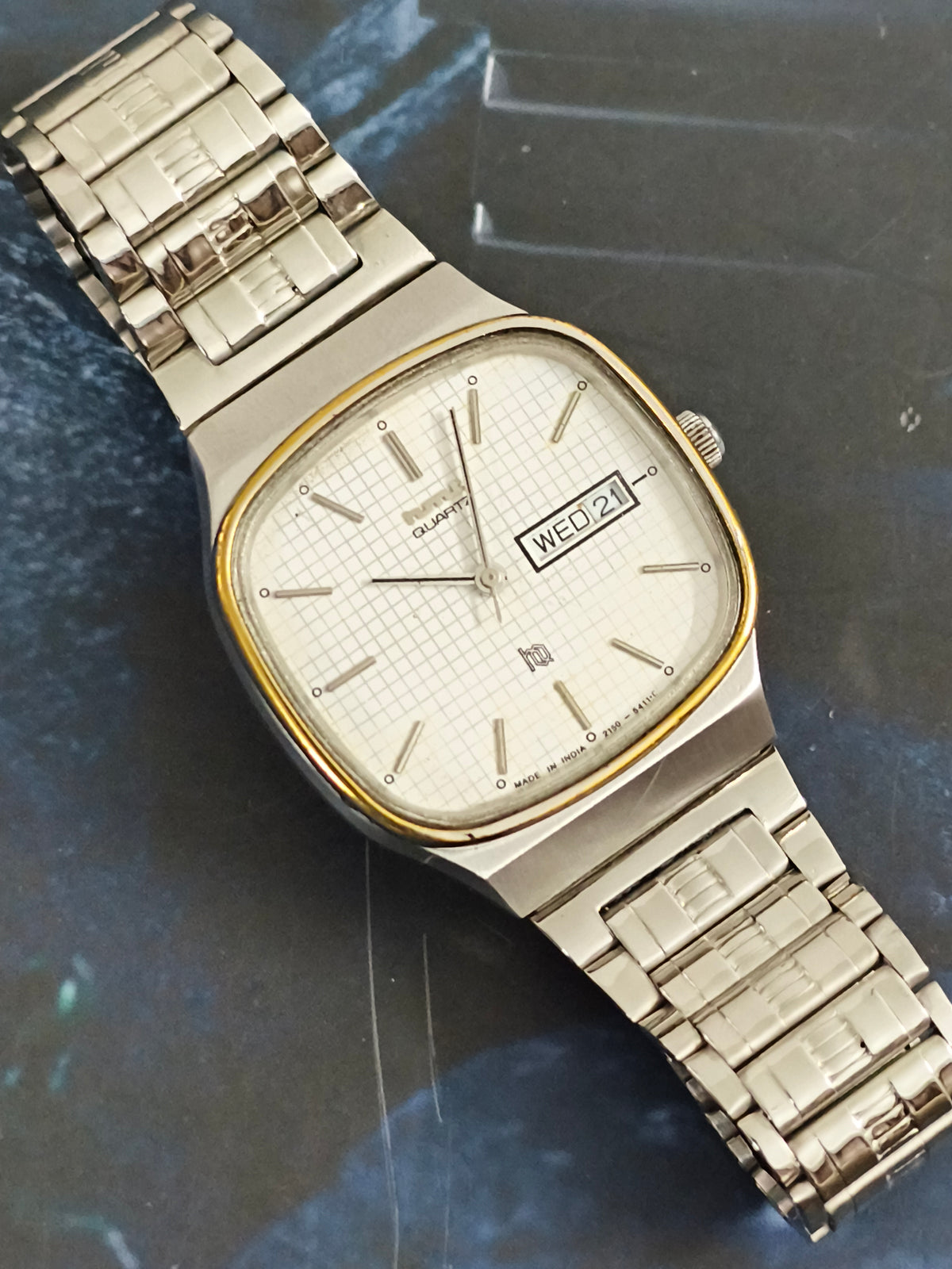 HMT HQ Quartz Neo-Vintage Watch with a White Graph Dial