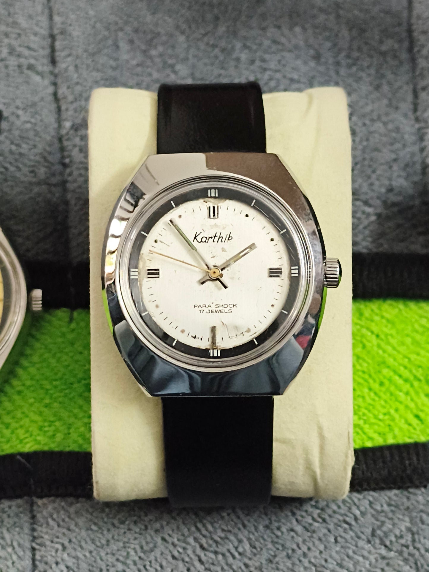 HMT Karthik Mechanical Hand-wound Vintage Watch with a Silver Toned Dial