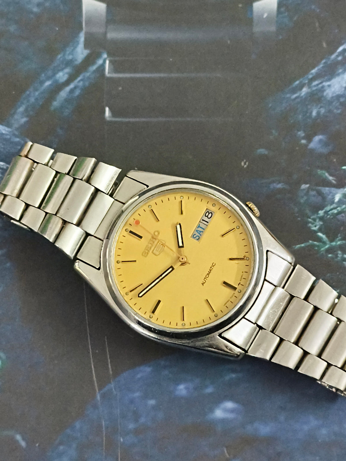 Seiko 5 Automatic Vintage Watch with a Gold-toned Graph-pattern Dial