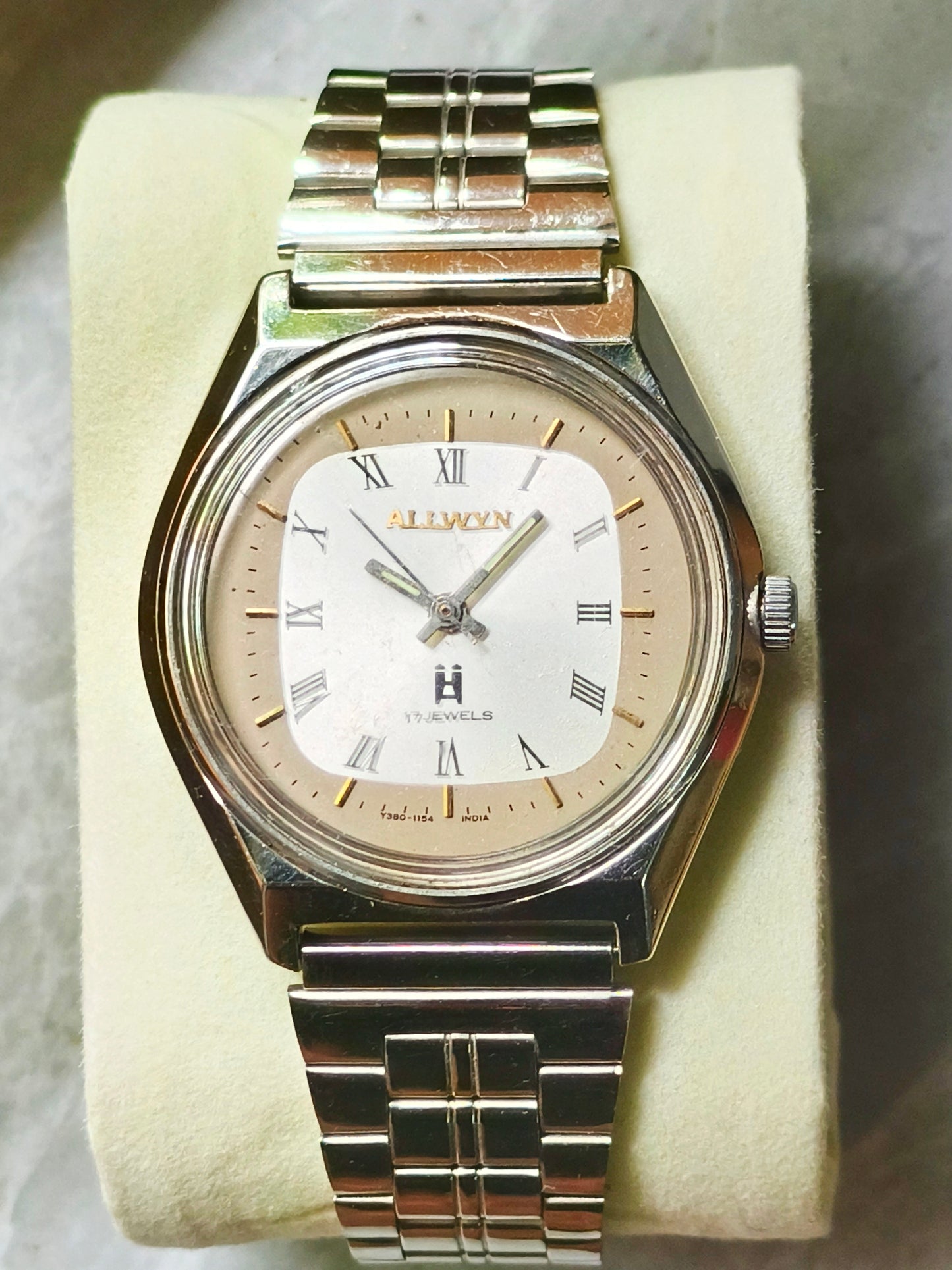 Vintage allwyn hand wound watch