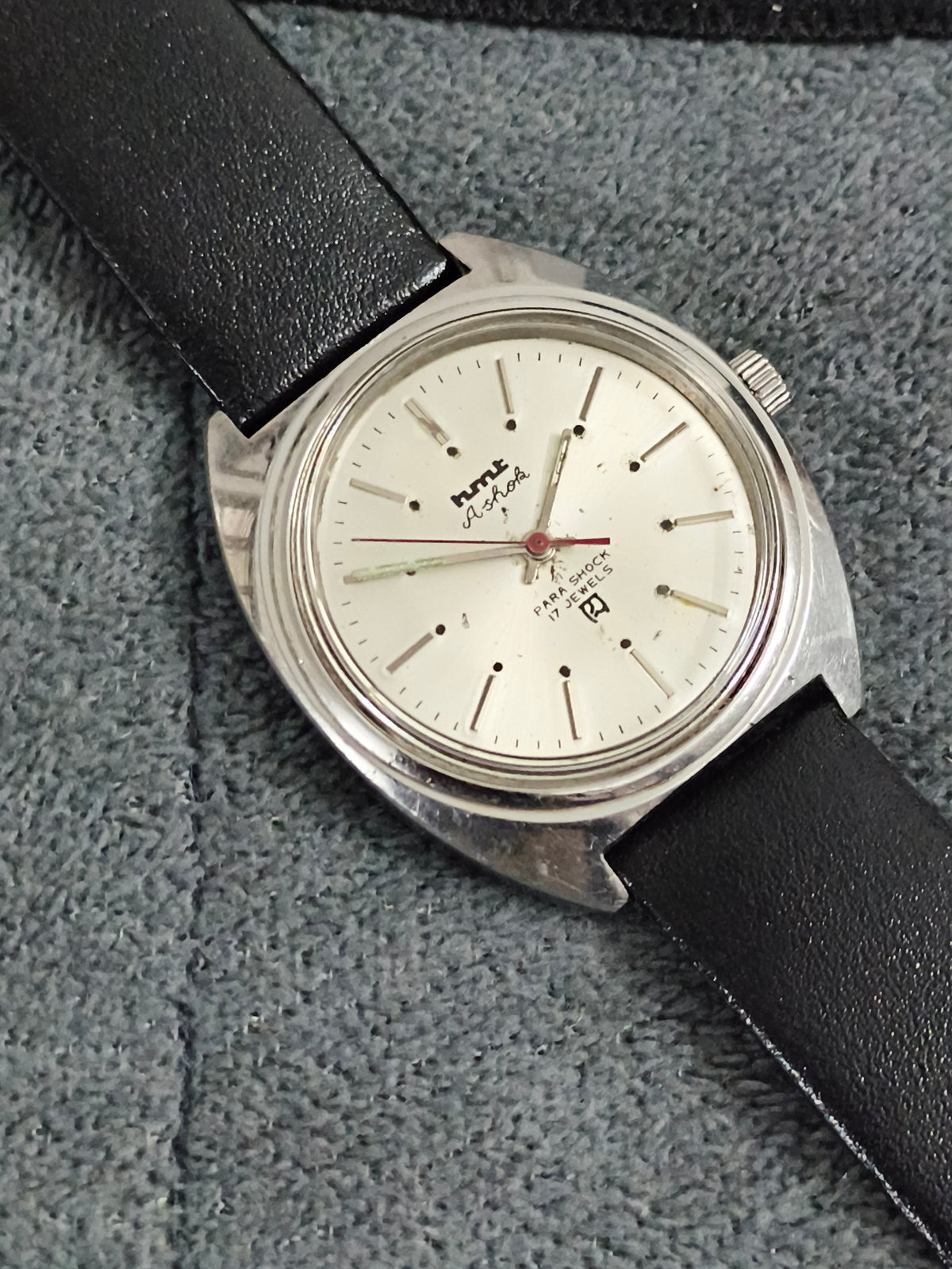 HMT Ashok Hand-wound Vintage Watch with a Silver-toned Dial