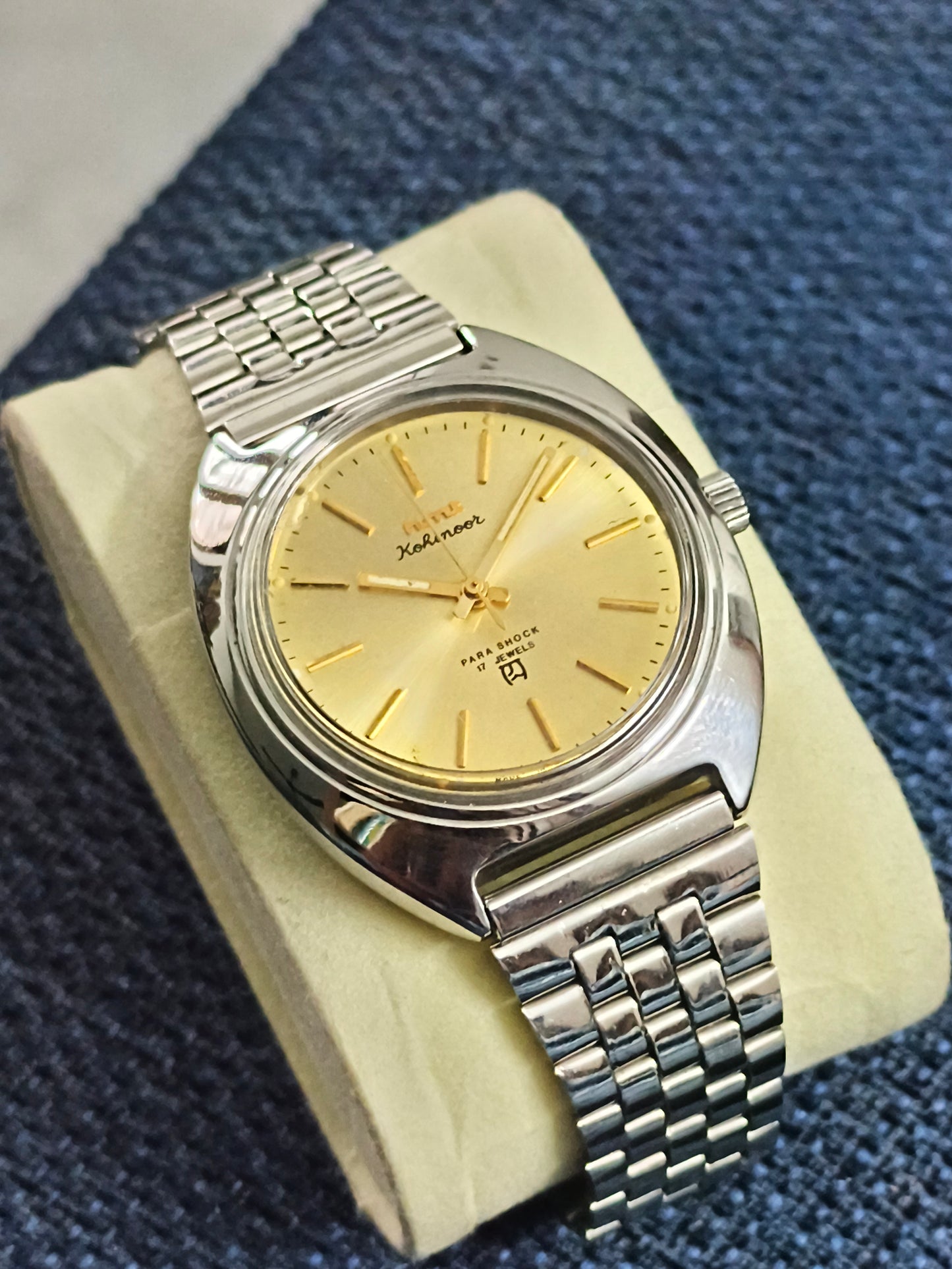 HMT Kohinoor Hand-wound Neo-Vintage Watch with a Gold-toned Dial, Mint/NOS Condition