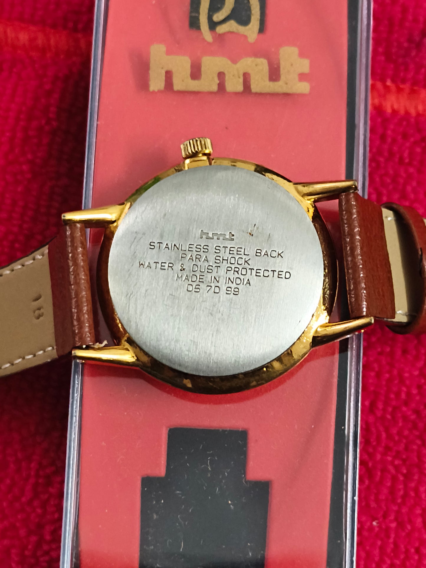HMT Sona Hand-wound Neo-vintage Watch with a Gold-toned Case and Dial
