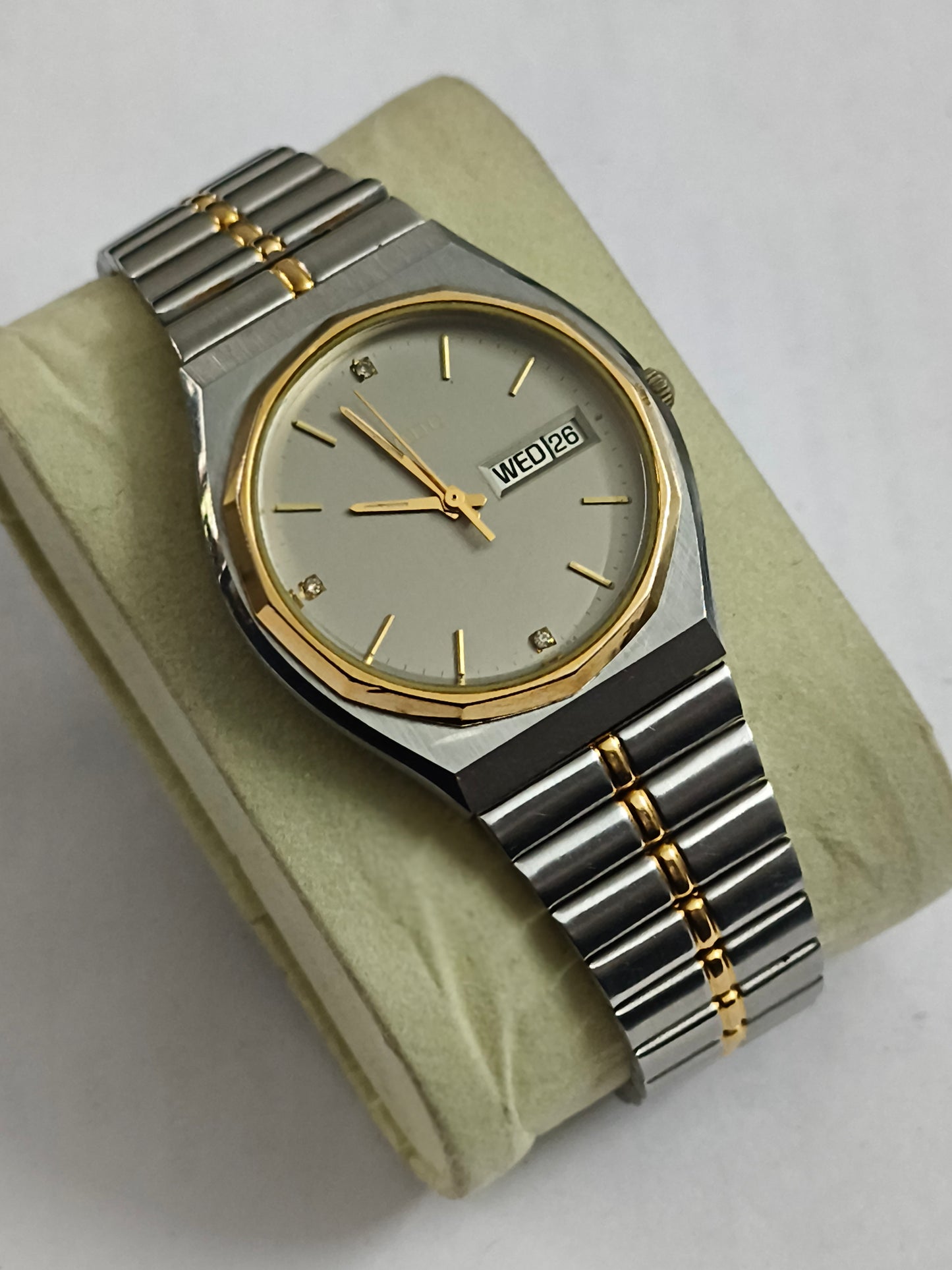 Rado Quartz Day-date Dual Tone Watch with a Grey Dial
