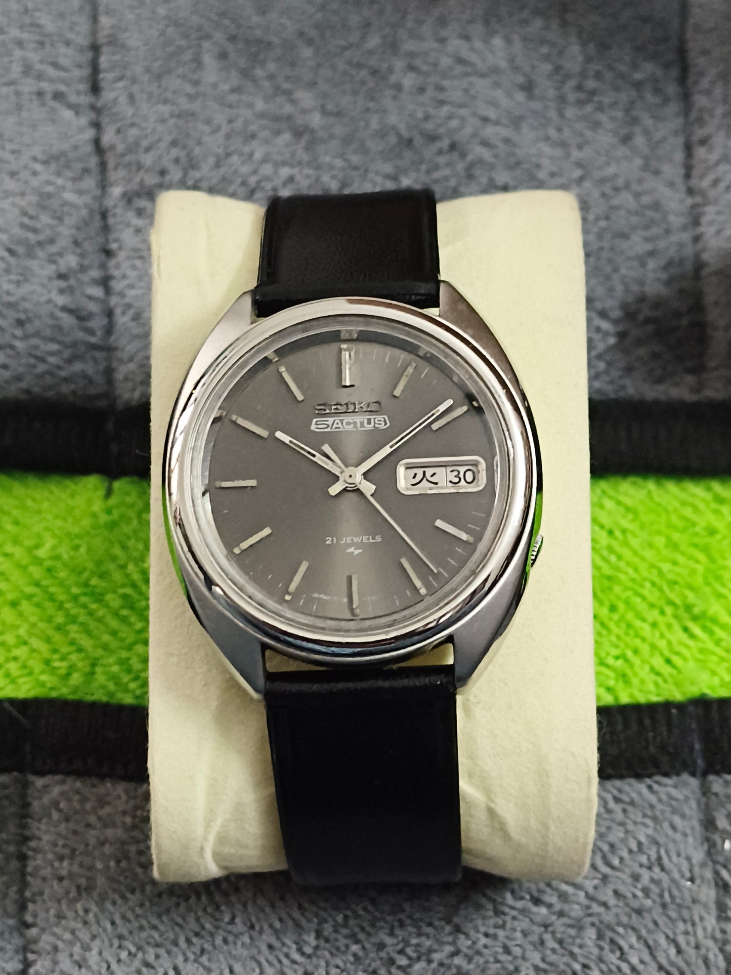 Seiko 5 Actus Automatic Vintage Watch with a Grey Sun-burst Dial, JDM Variant