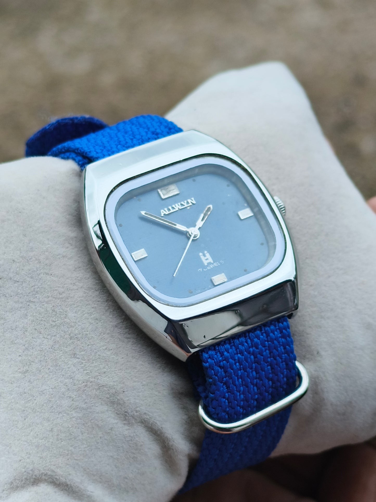 Allwyn vintage mechanical hand wound watch