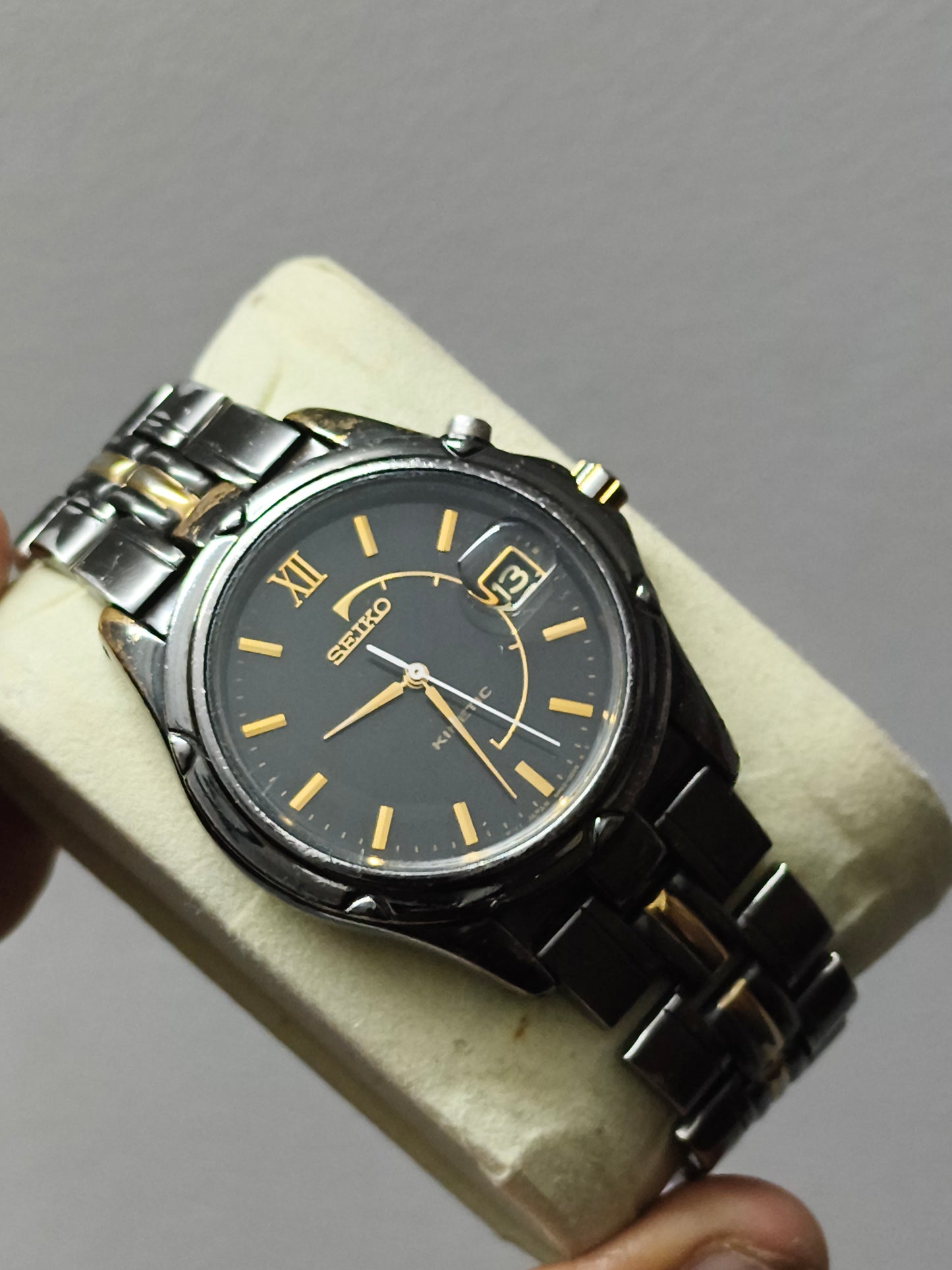 Seiko Kinetic Watch Gun-Metal with Gold Details, Model 5M62 0080