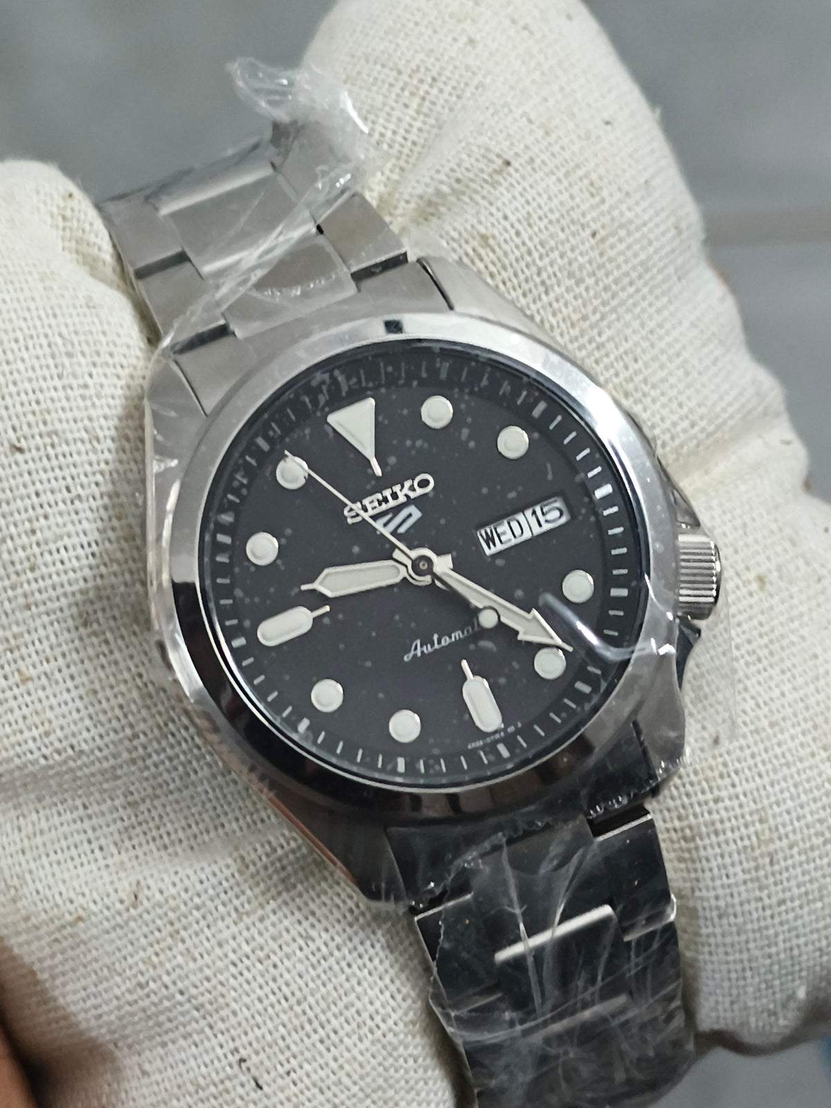 Seiko 5 Automatic SKX Series Watch with a Black Dial (SRPE55K1), Brand New
