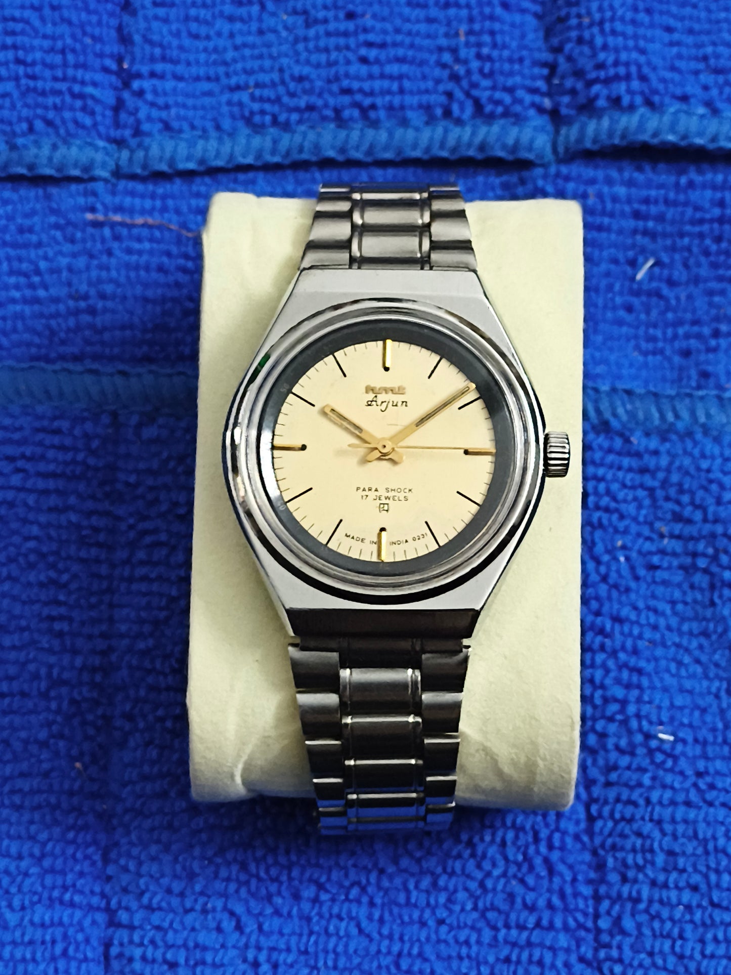 HMT Arjun Hand-wound Mechanical watch with a White Dial