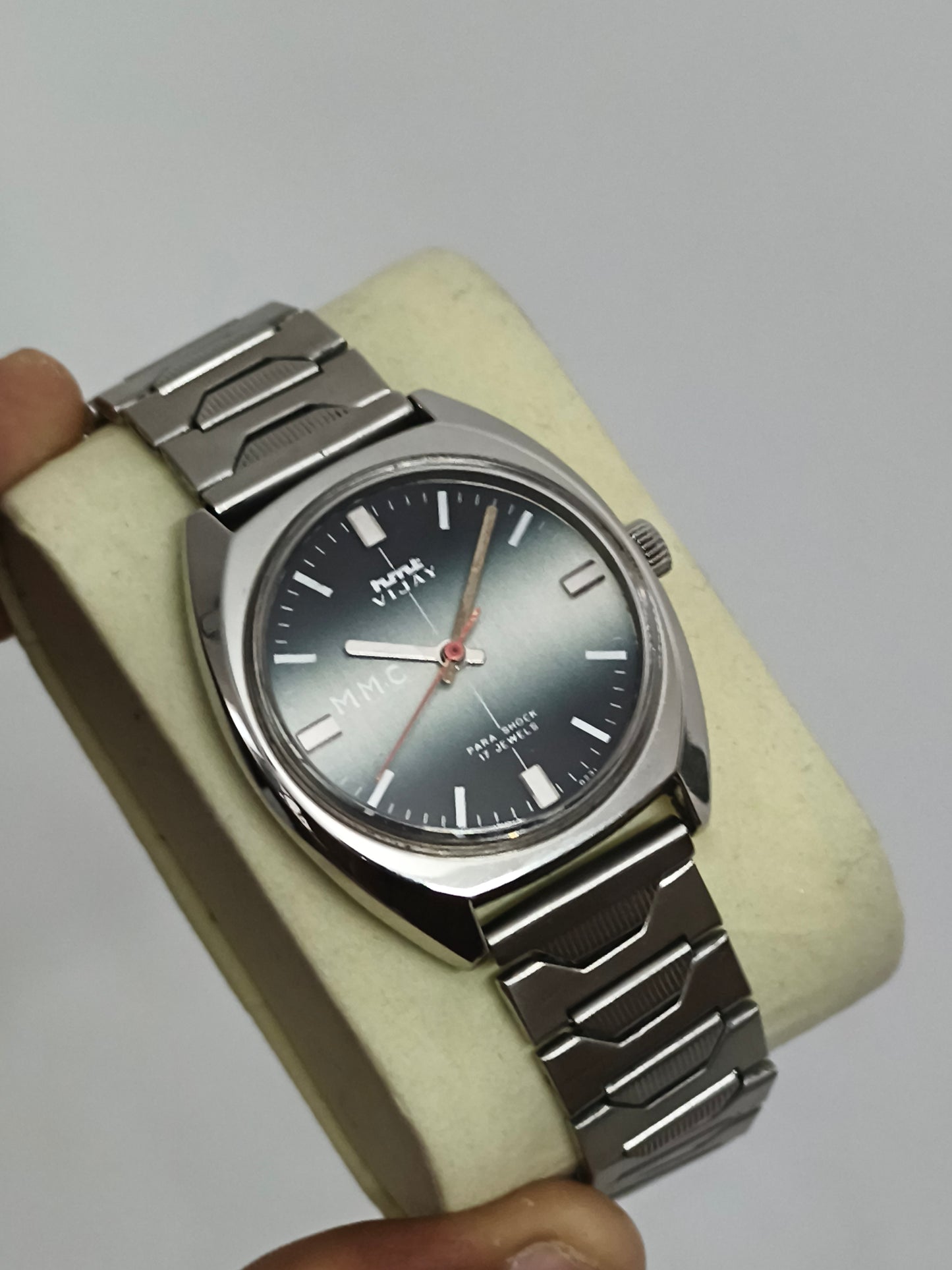 HMT Vijay Mechanical Watch Featuring a Distinct Gradient Dial with Crosshair Pattern