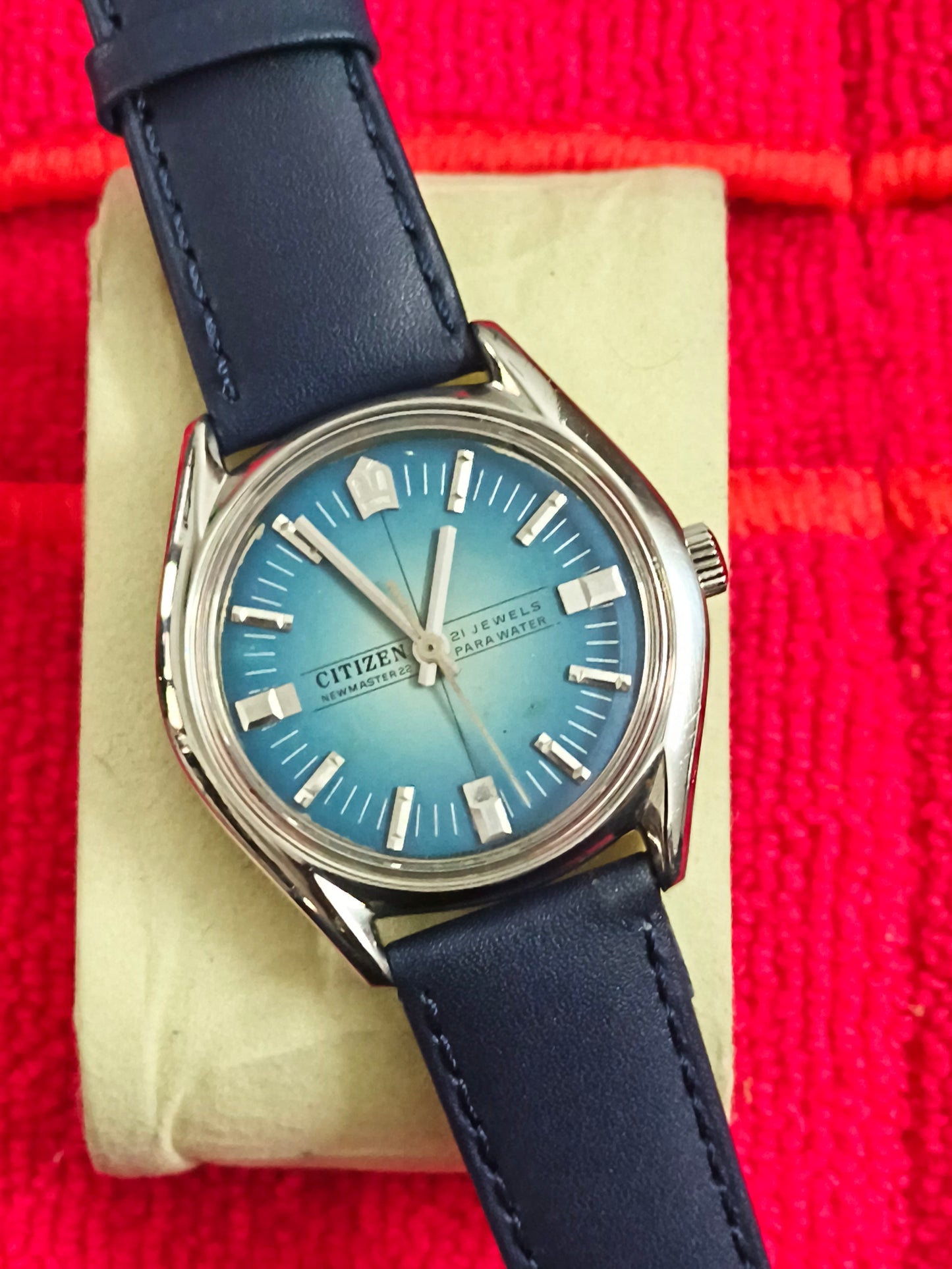 Citizen Vintage New Master 22 Hand-wound Watch with a Blue Gradient Dial