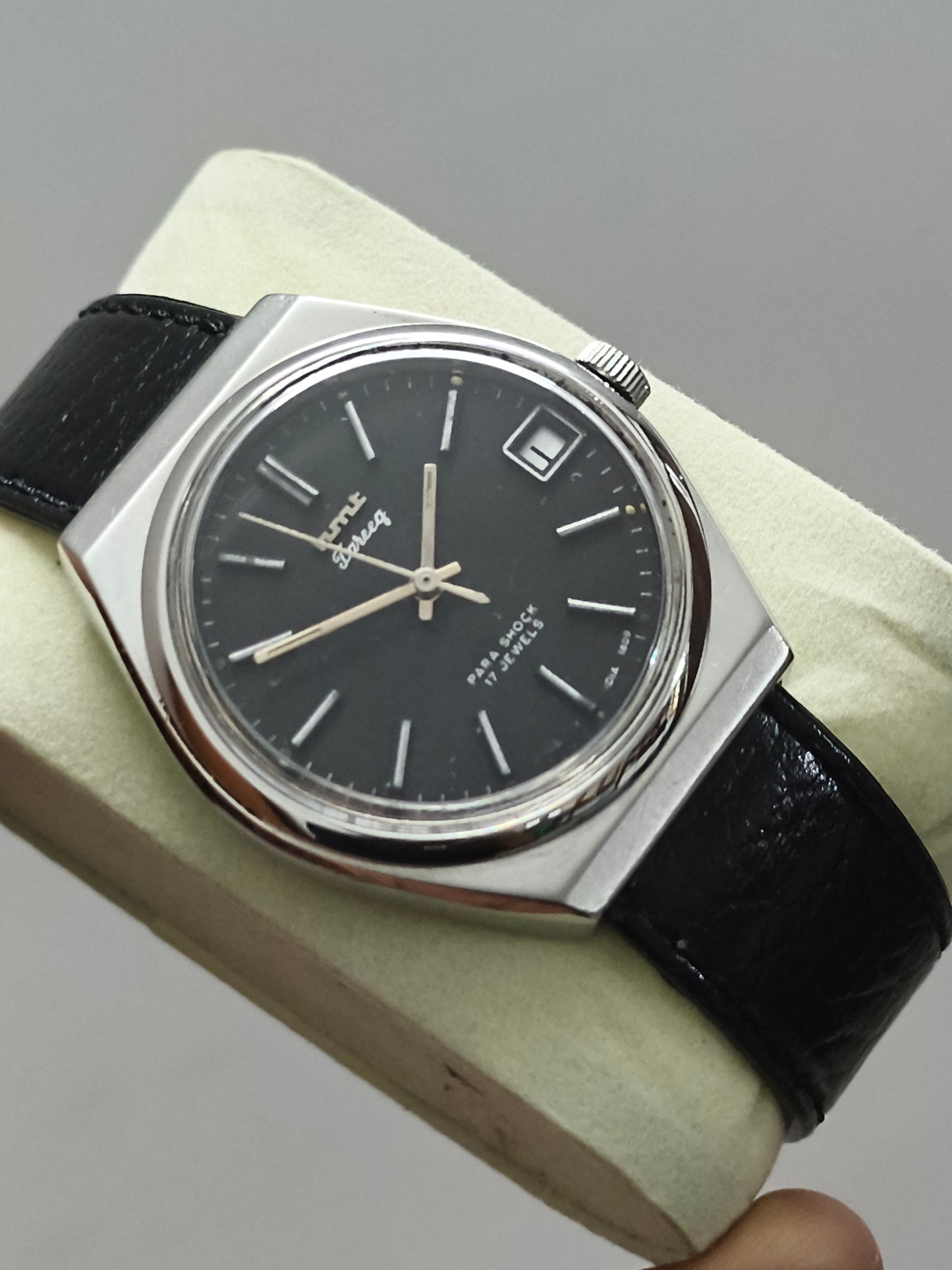 HMT Tareeq Hand-wound watch with Black Dial