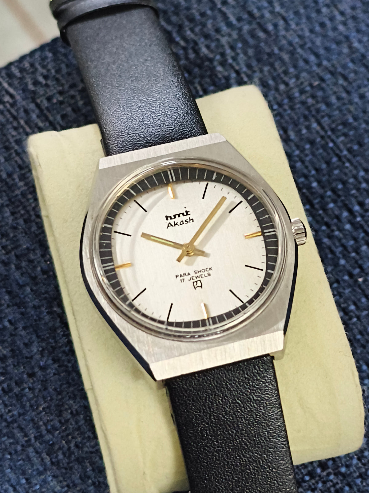 HMT Akash Hand-wound Vintage Watch with a Silver-toned Dial