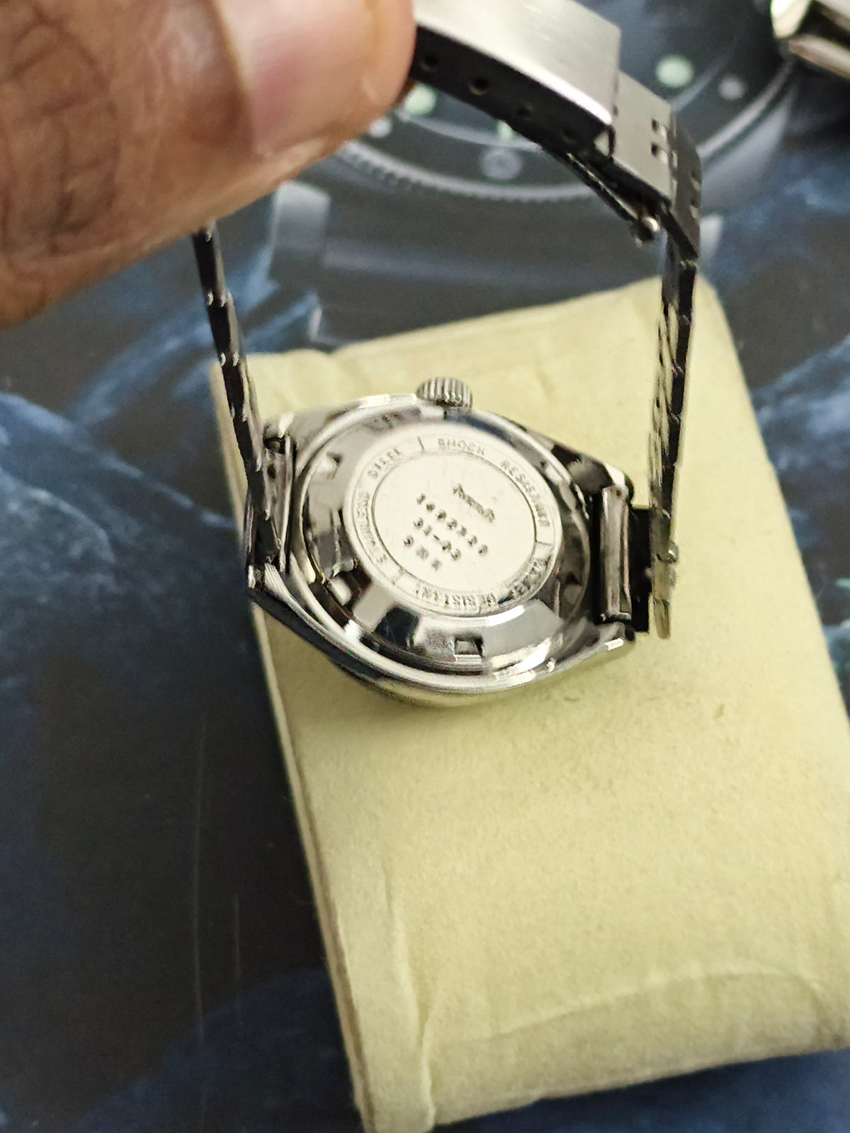 HMT Shobha Hand-wound Ladies' Watch with a Black Dial
