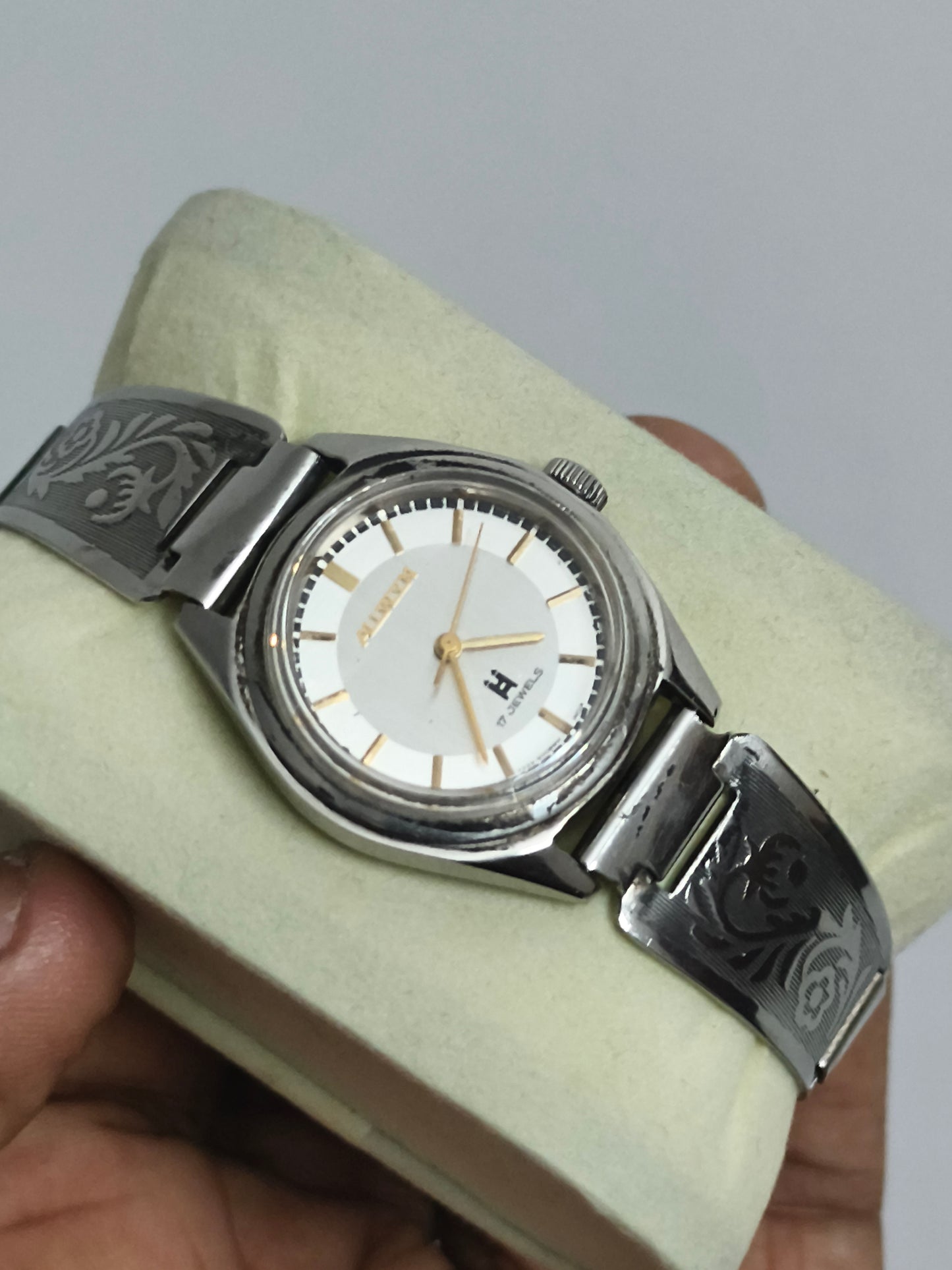 Allwyn Hand-wound Watch for Women