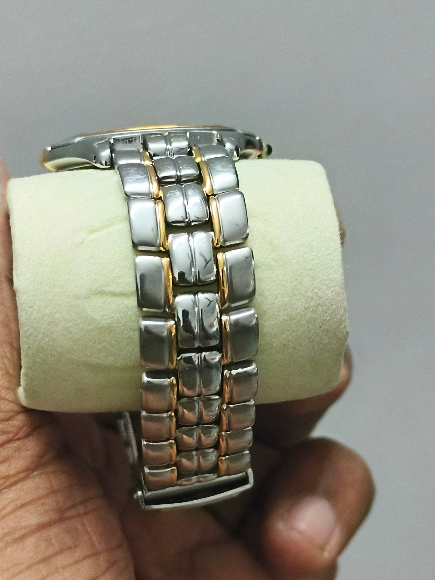 Seiko Dolce Ultrathin Quartz Watch Made in Japan