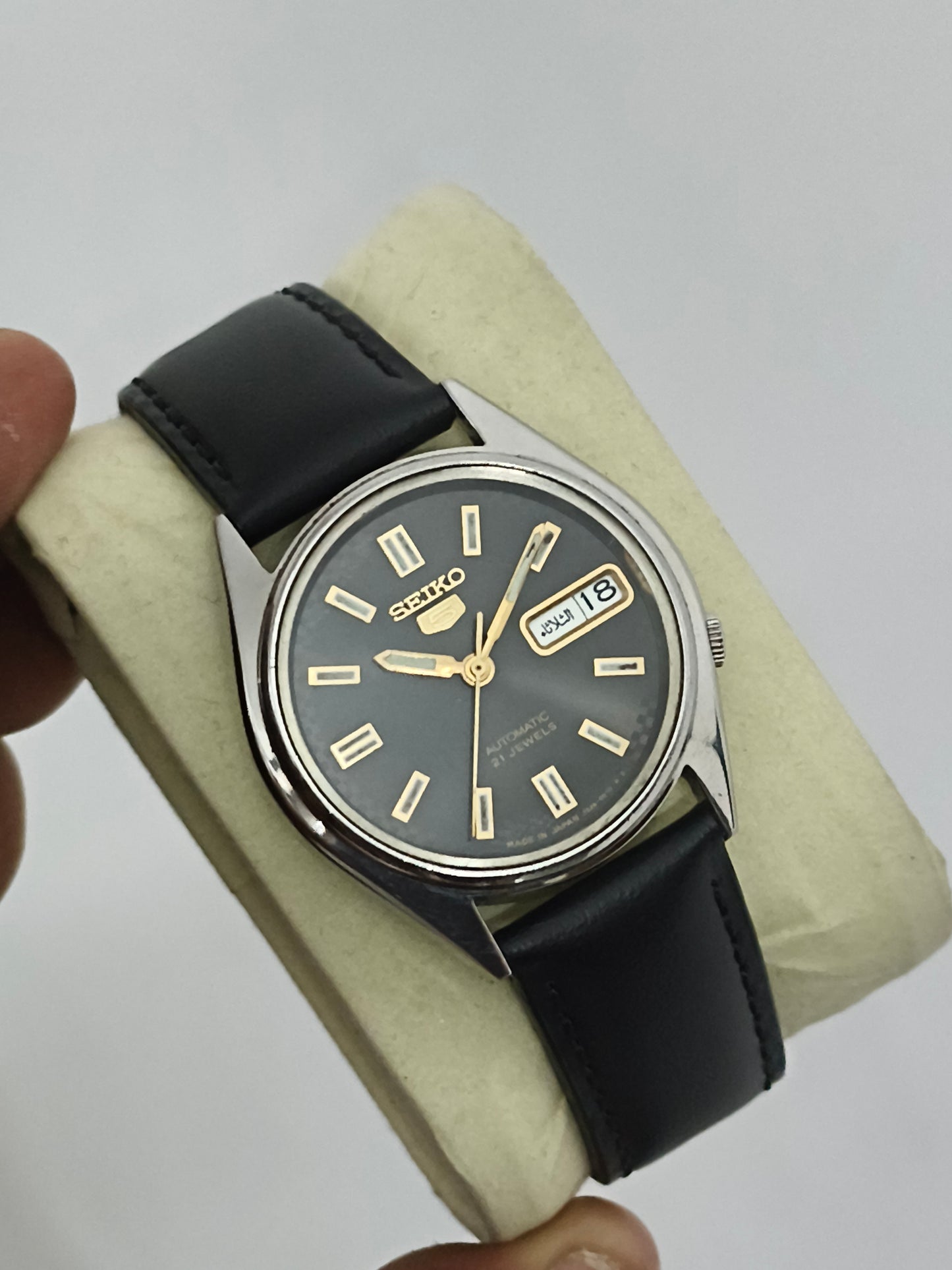 Seiko 5 Vintage Watch with Black Dial and Golden Indices
