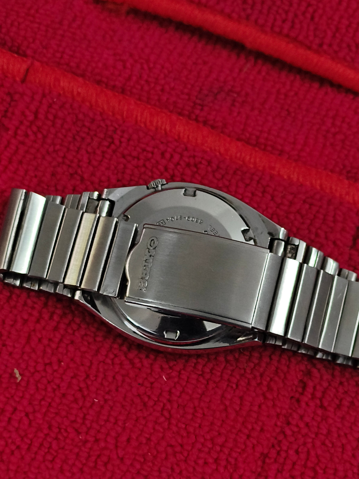 Seiko 5 Vintage Automatic Day Date 24-H Version with a Black Dial